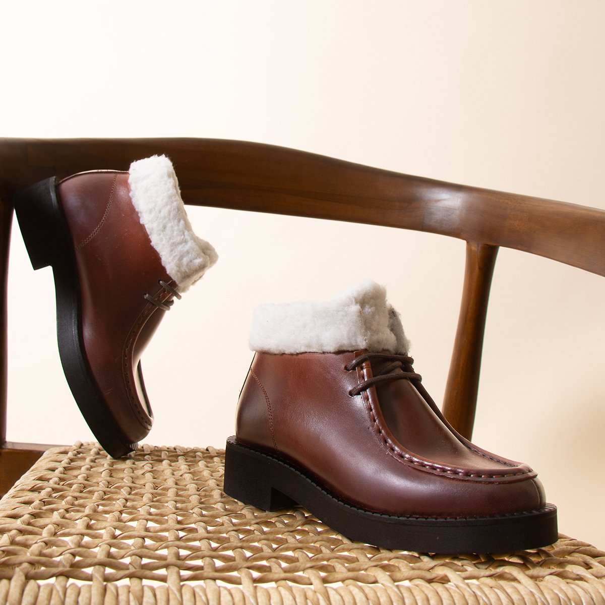 Low leather fur-lined ankle boots JULES & JENN Brown