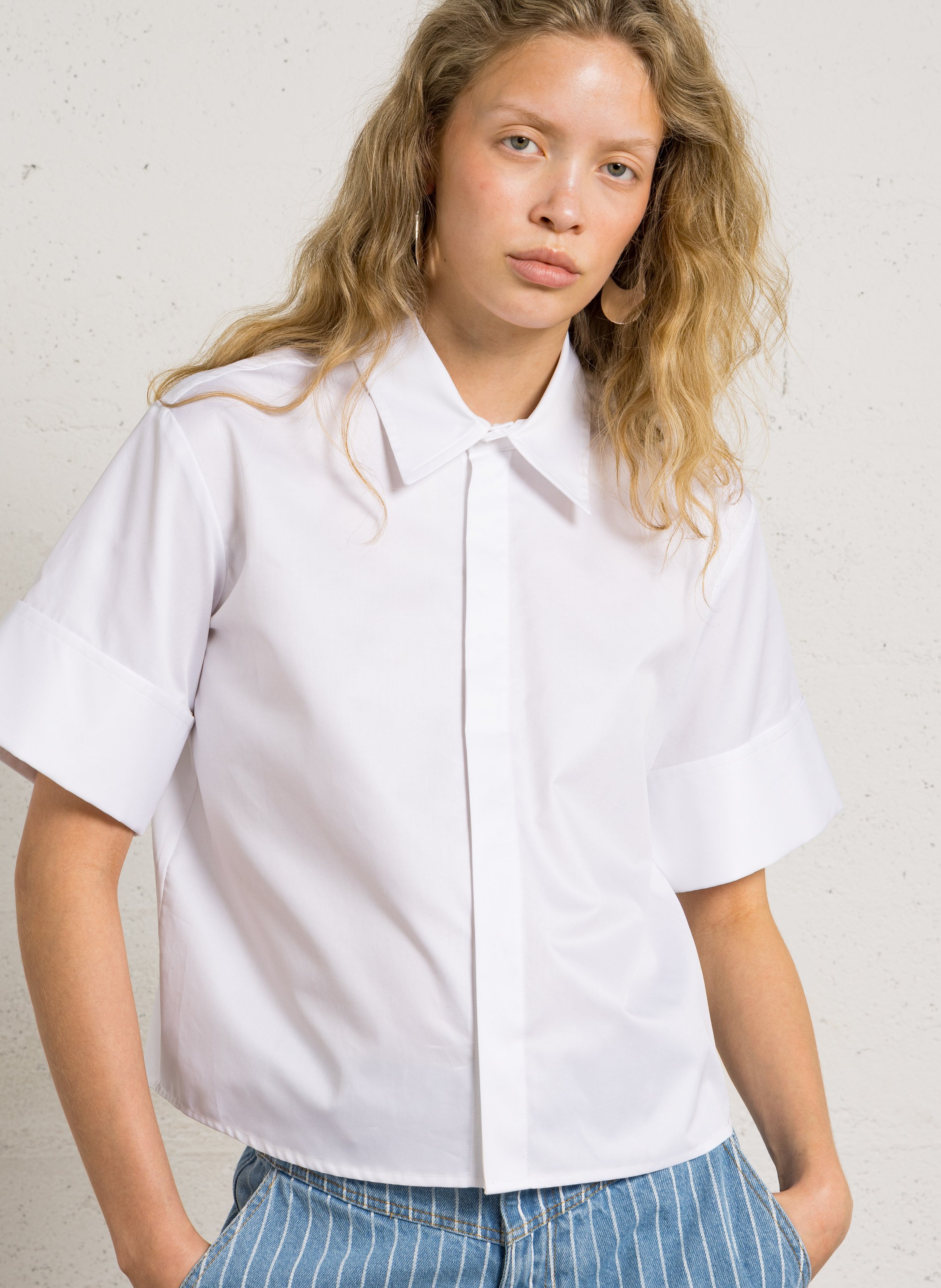 Rechte blouse met korte mouwen in effen kleur. MARGAUX LONNBERG Wit