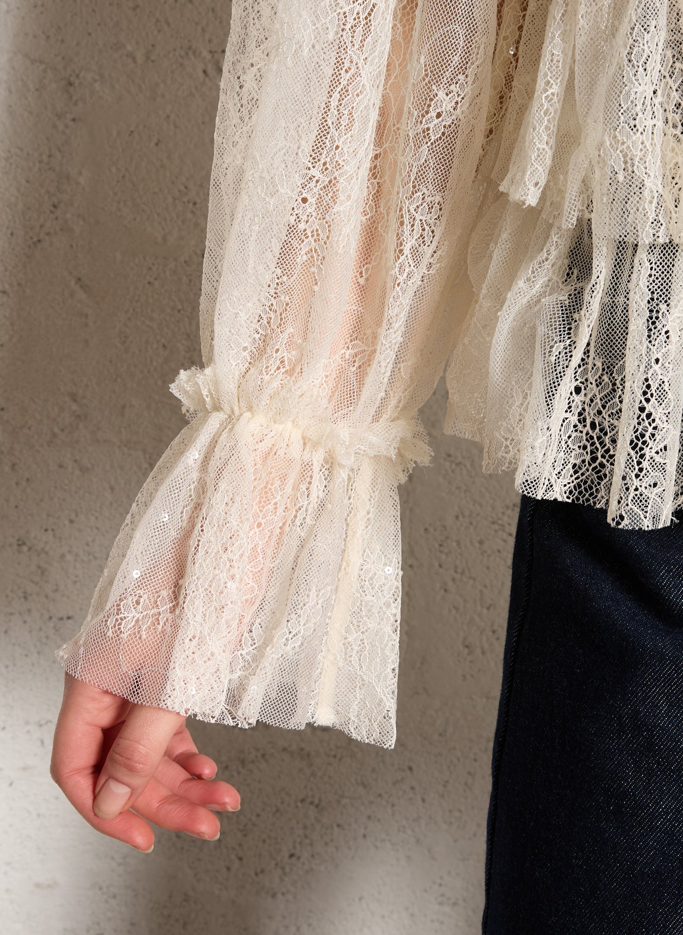 Blouse droite col rond en dentelle STELLA NOVA Beige