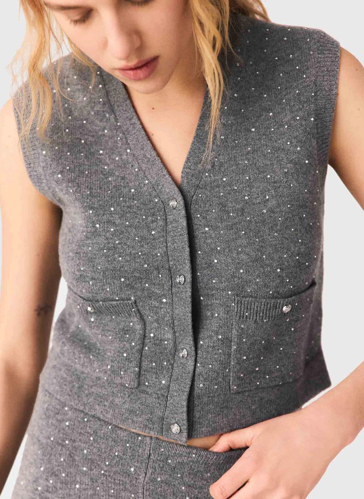 Gestreept vest van wol en kasjmier met V-hals MAJE Grijs