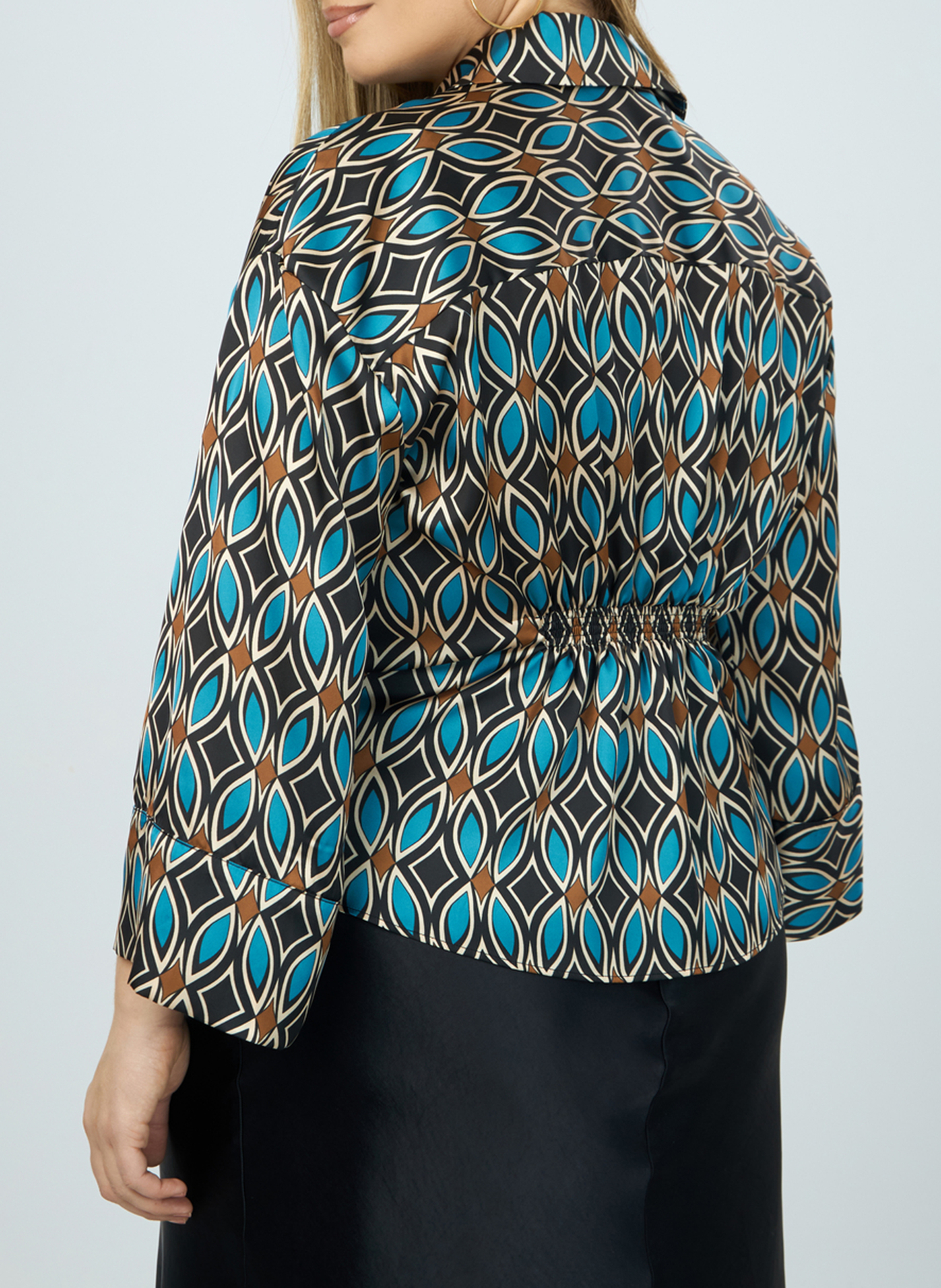 Kurze Bluse mit klassischem Kragen und Print MAT FASHION Grun