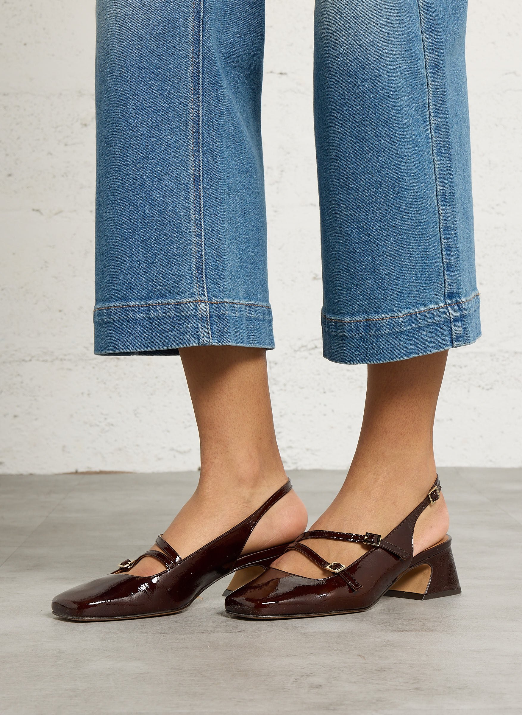 Slingback-Babyschuhe aus Lackleder mit Riemen BOBBIES Braun