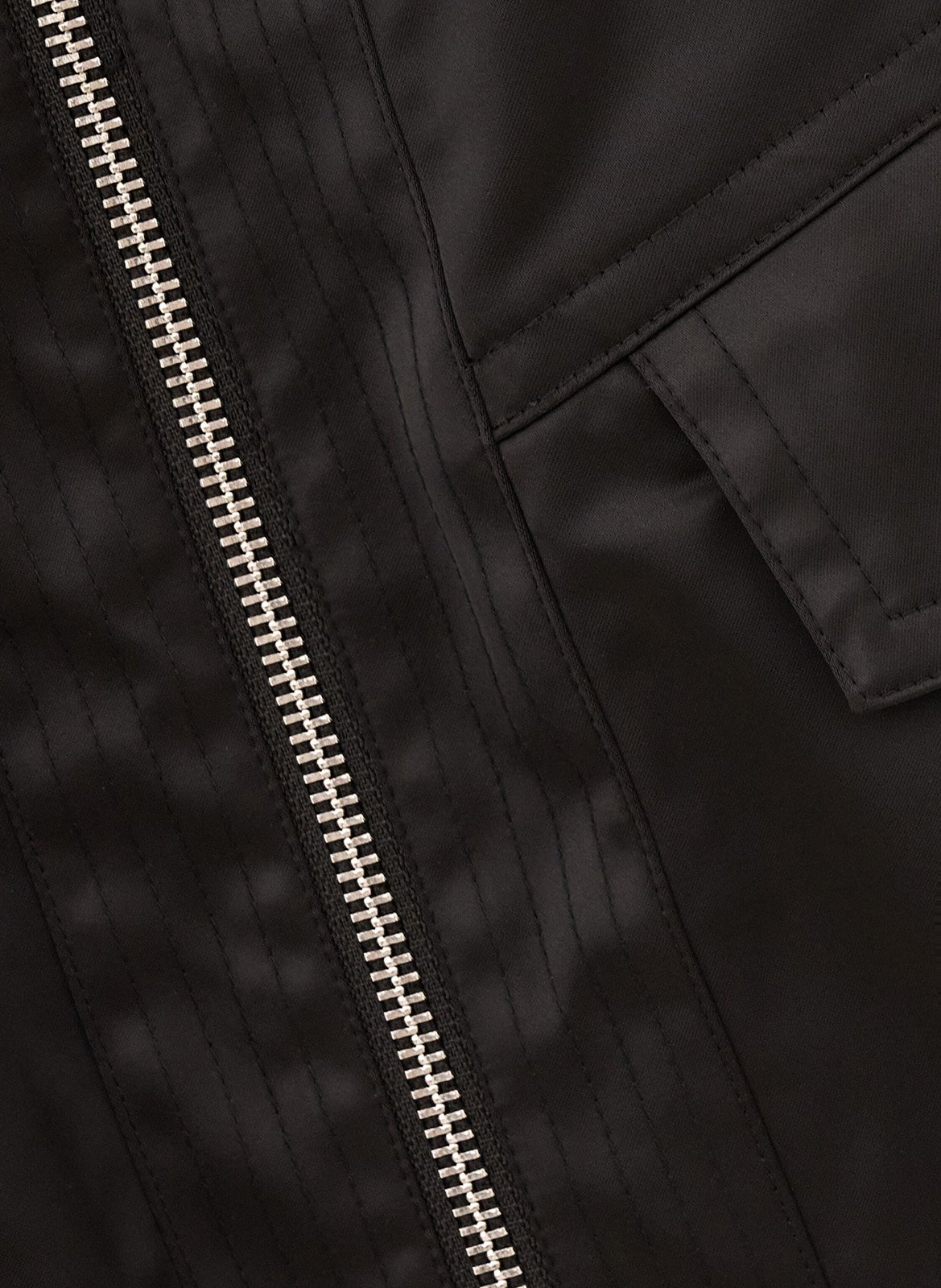 Taillierte Jacke mit Stehkragen und Reißverschluss BA&SH Schwarz