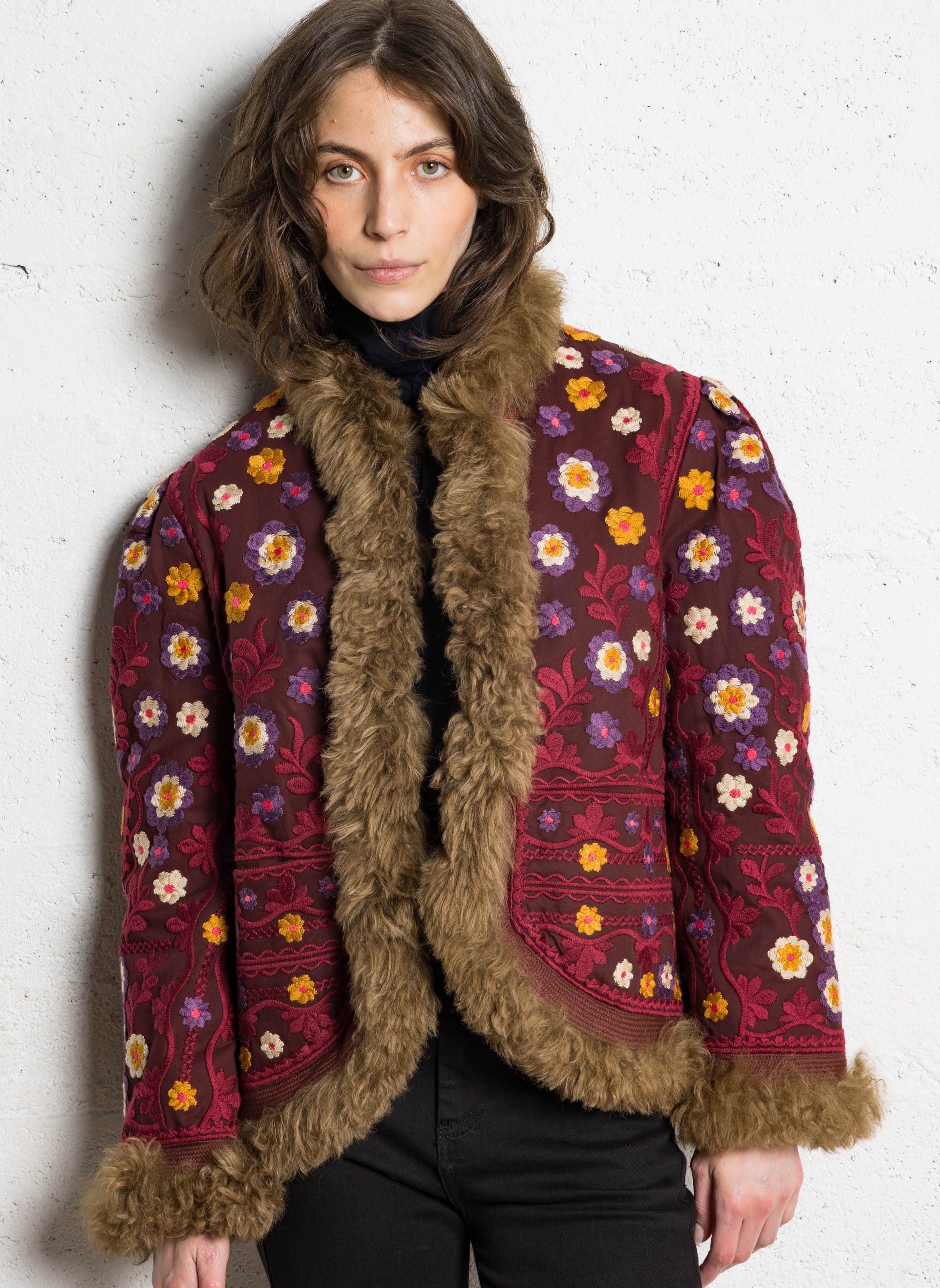 Gerade bestickte Wollmischjacke ANTIK BATIK