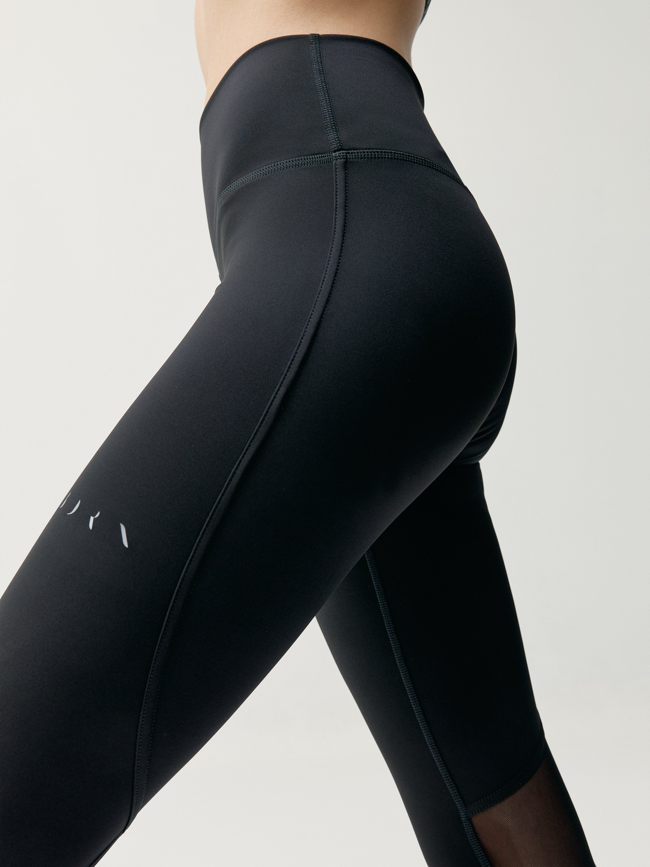 Performance 7/8 sports leggings BORN LIVING YOGA Black