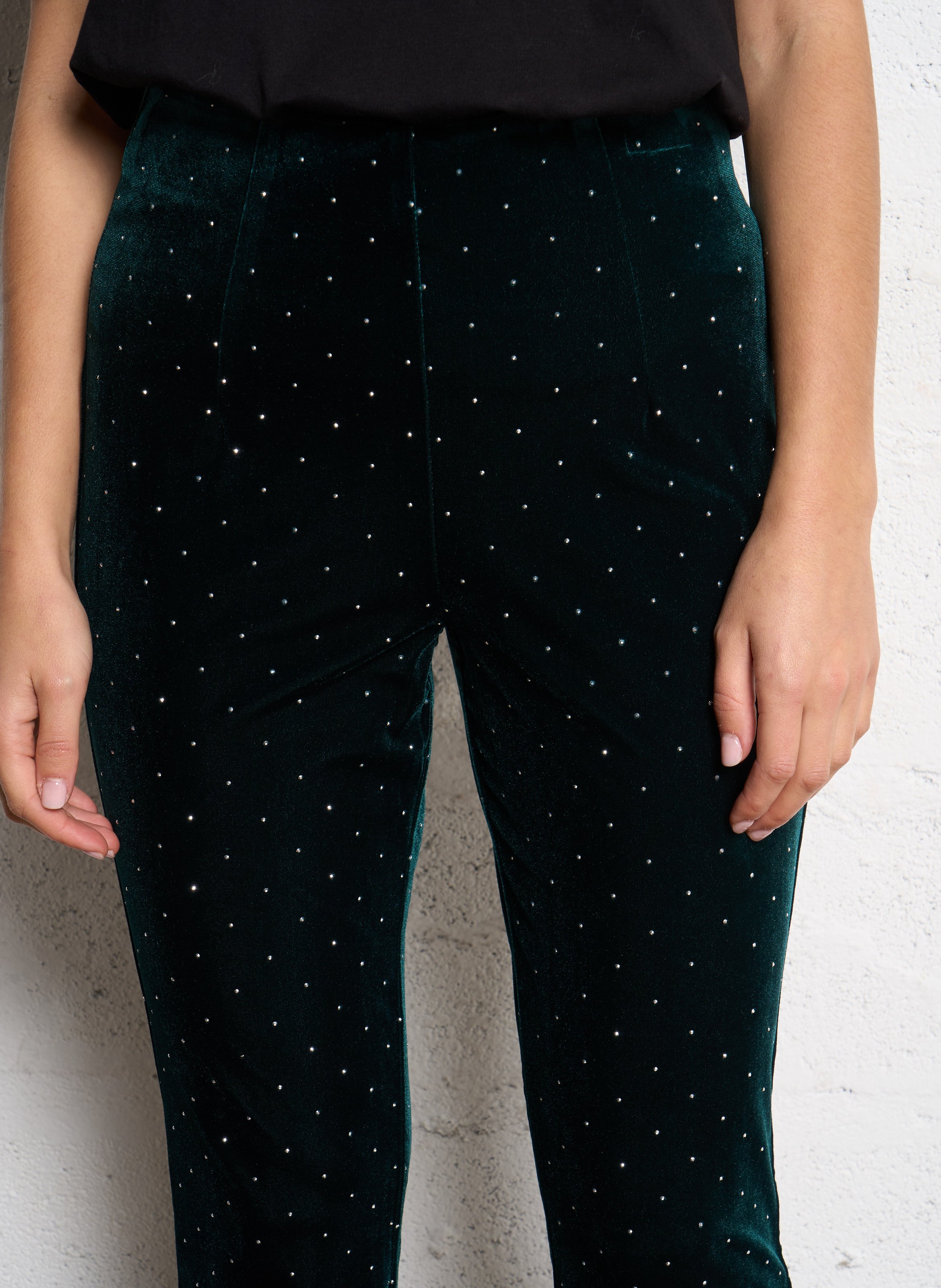 Pantalon flare à strass en velours NEVER FULLY DRESSED Vert