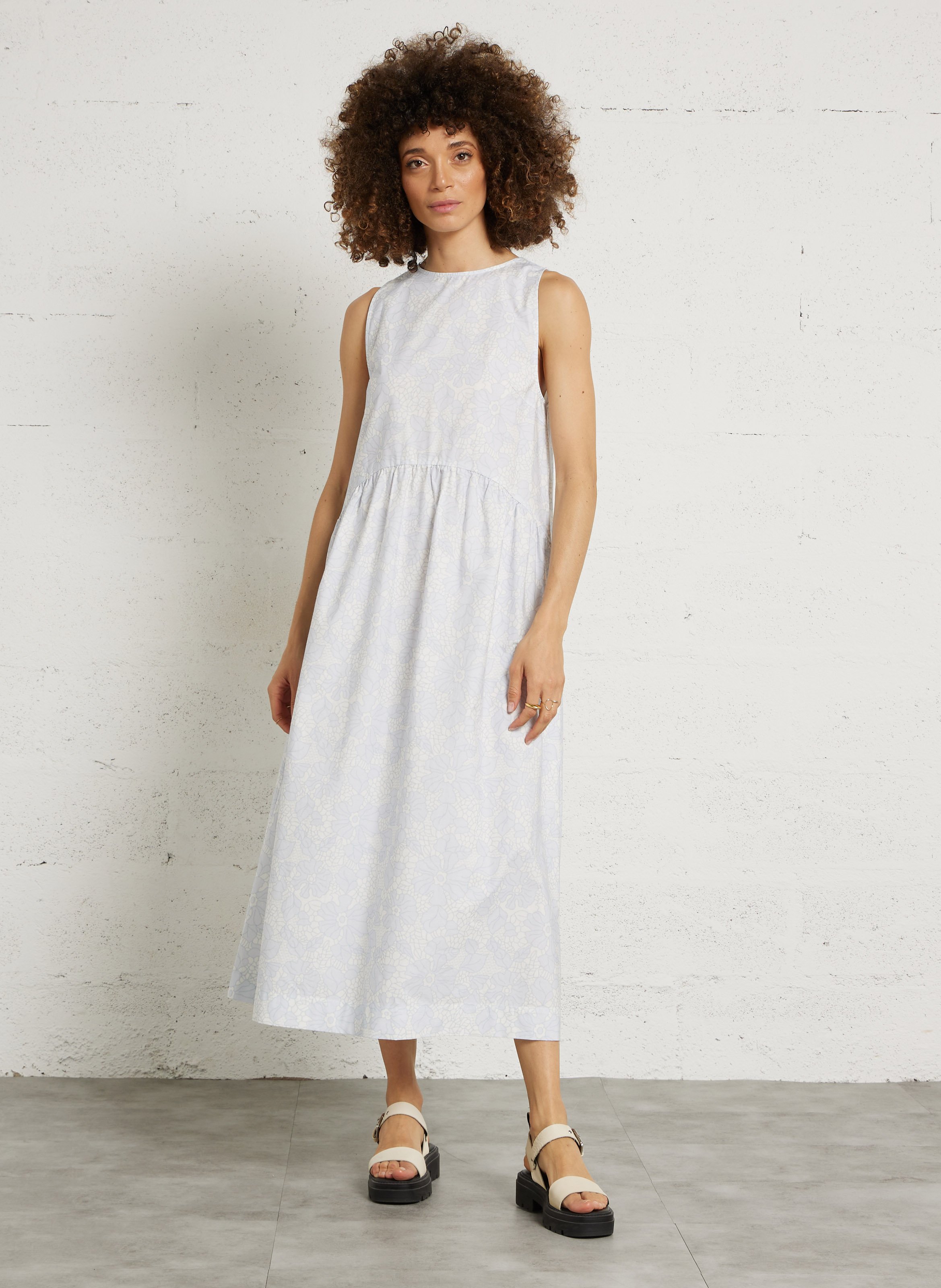 Langes Baumwollkleid mit Rundhalsausschnitt THE TINY BIG SISTER Mehrfarbig