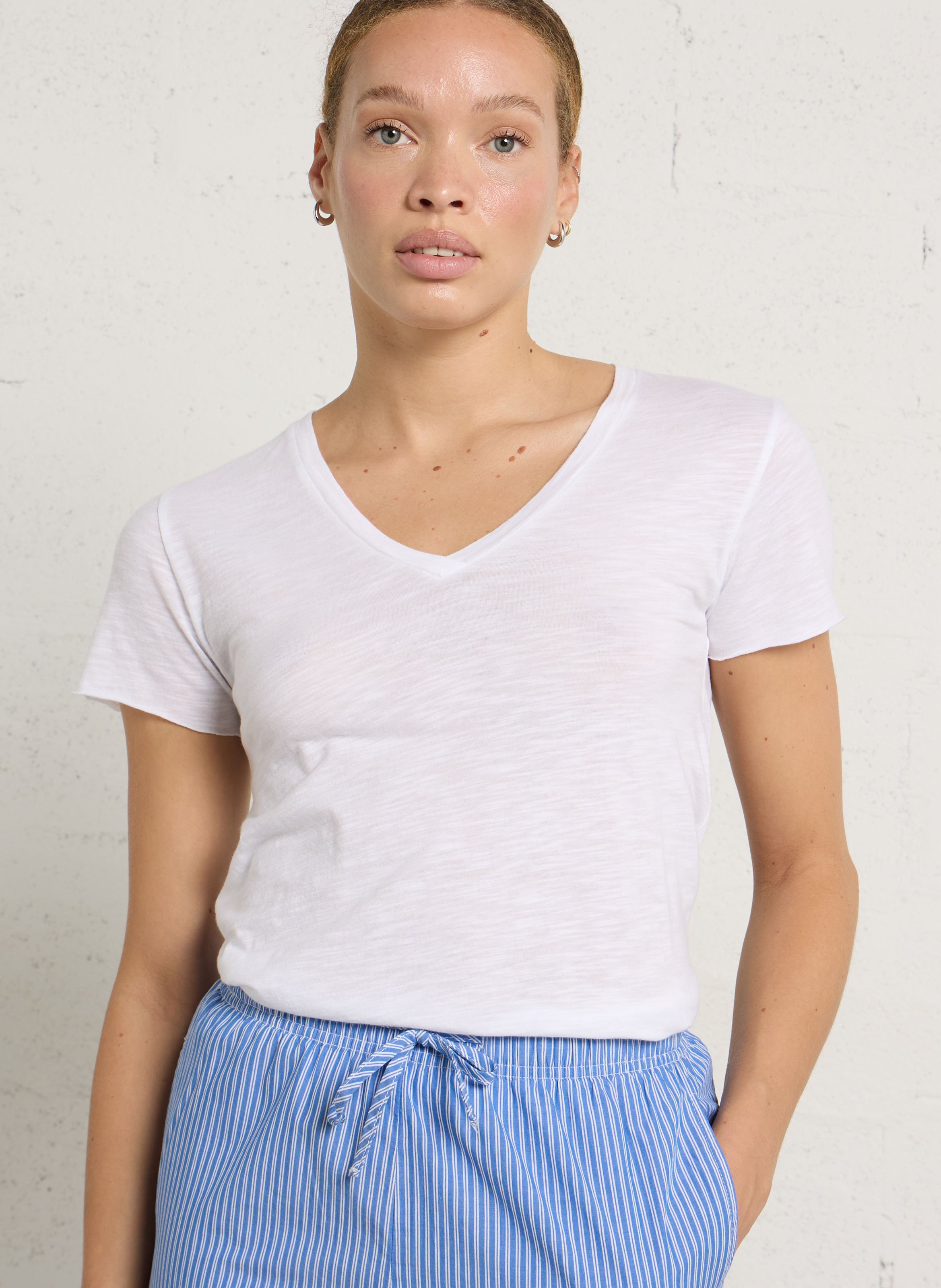 Tee-shirt col V en coton mélangé AMERICAN VINTAGE Blanc