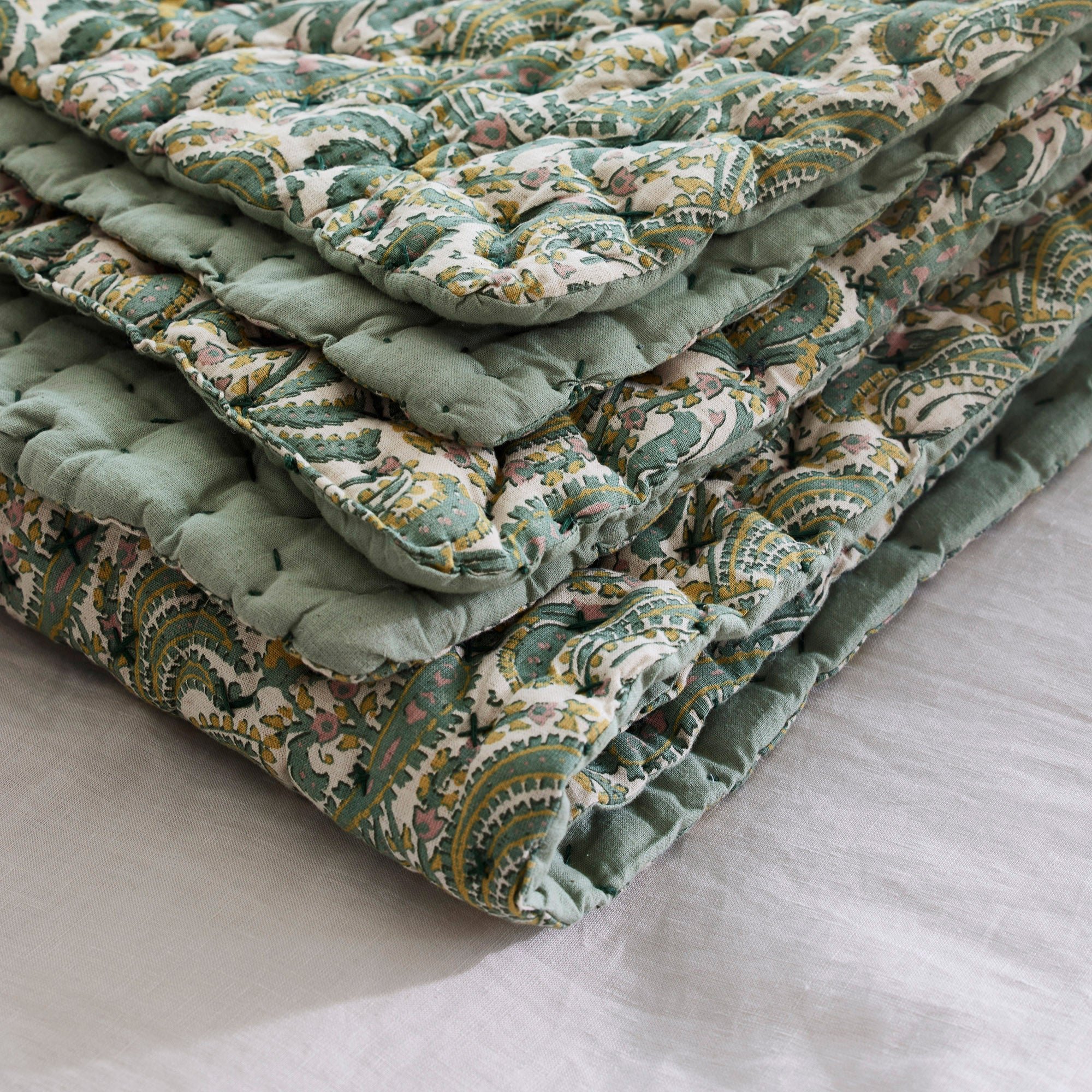 MALO - Linen quilt MADURA Green