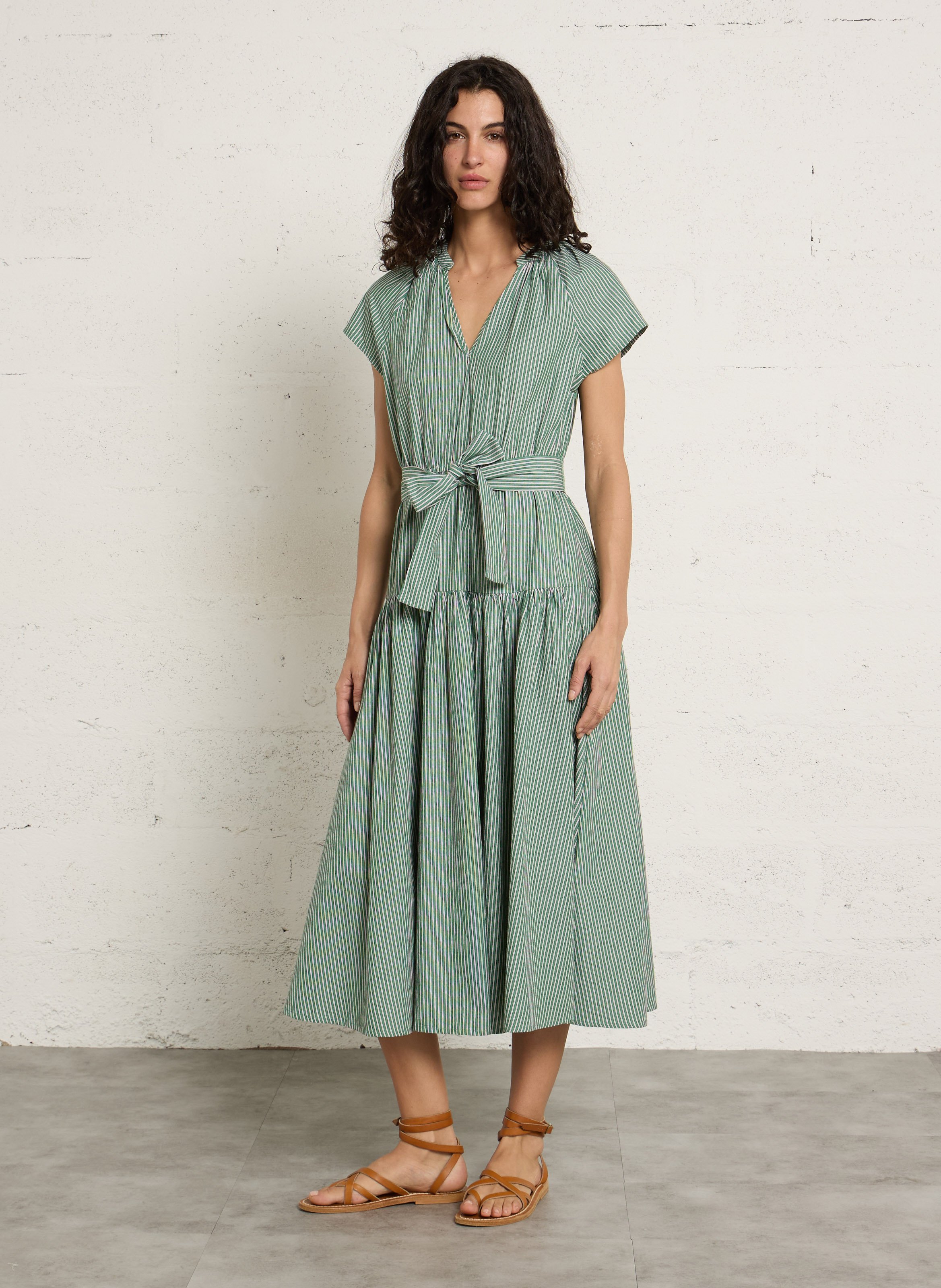 Lange, gestreepte katoenen jurk met V-hals PETITE MENDIGOTE Groen