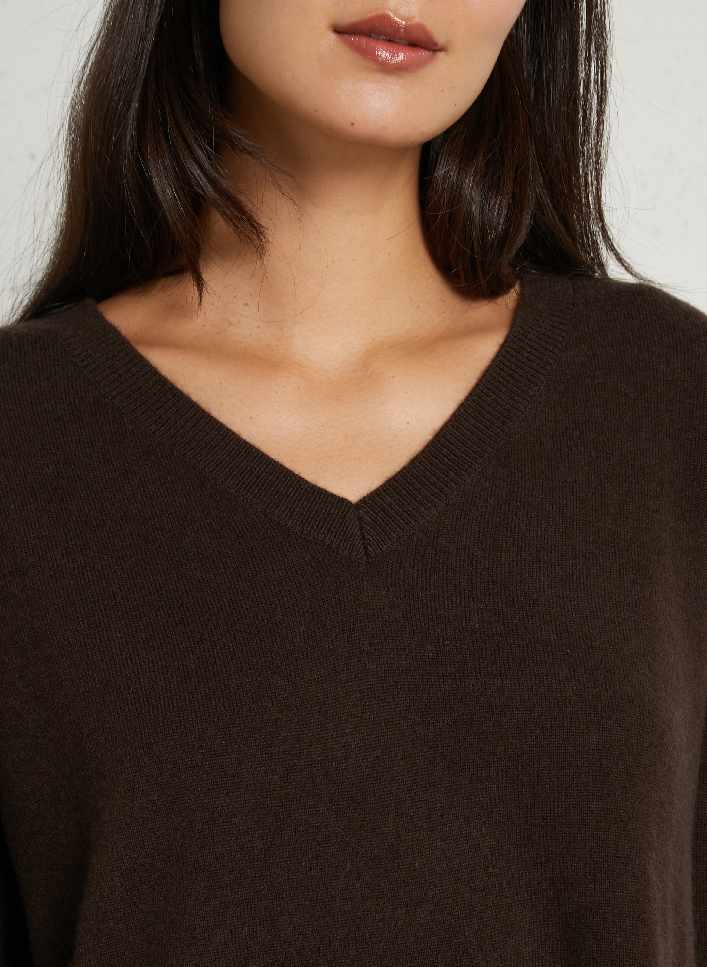 Gerade geschnittener Pullover mit V-Ausschnitt aus Wolle und Kaschmir PETITE MENDIGOTE Braun