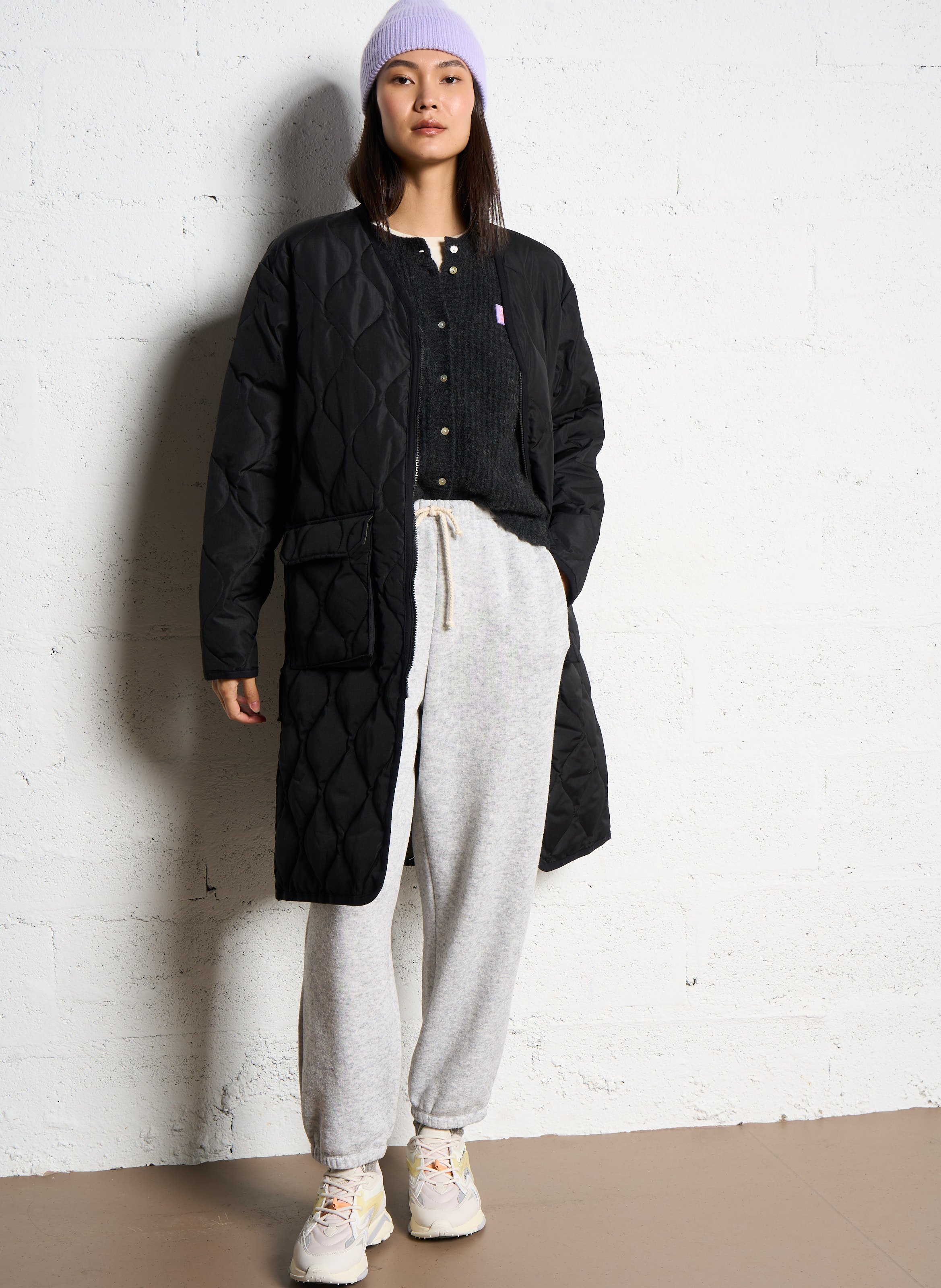 Rechte jas met V-hals TAION Zwart