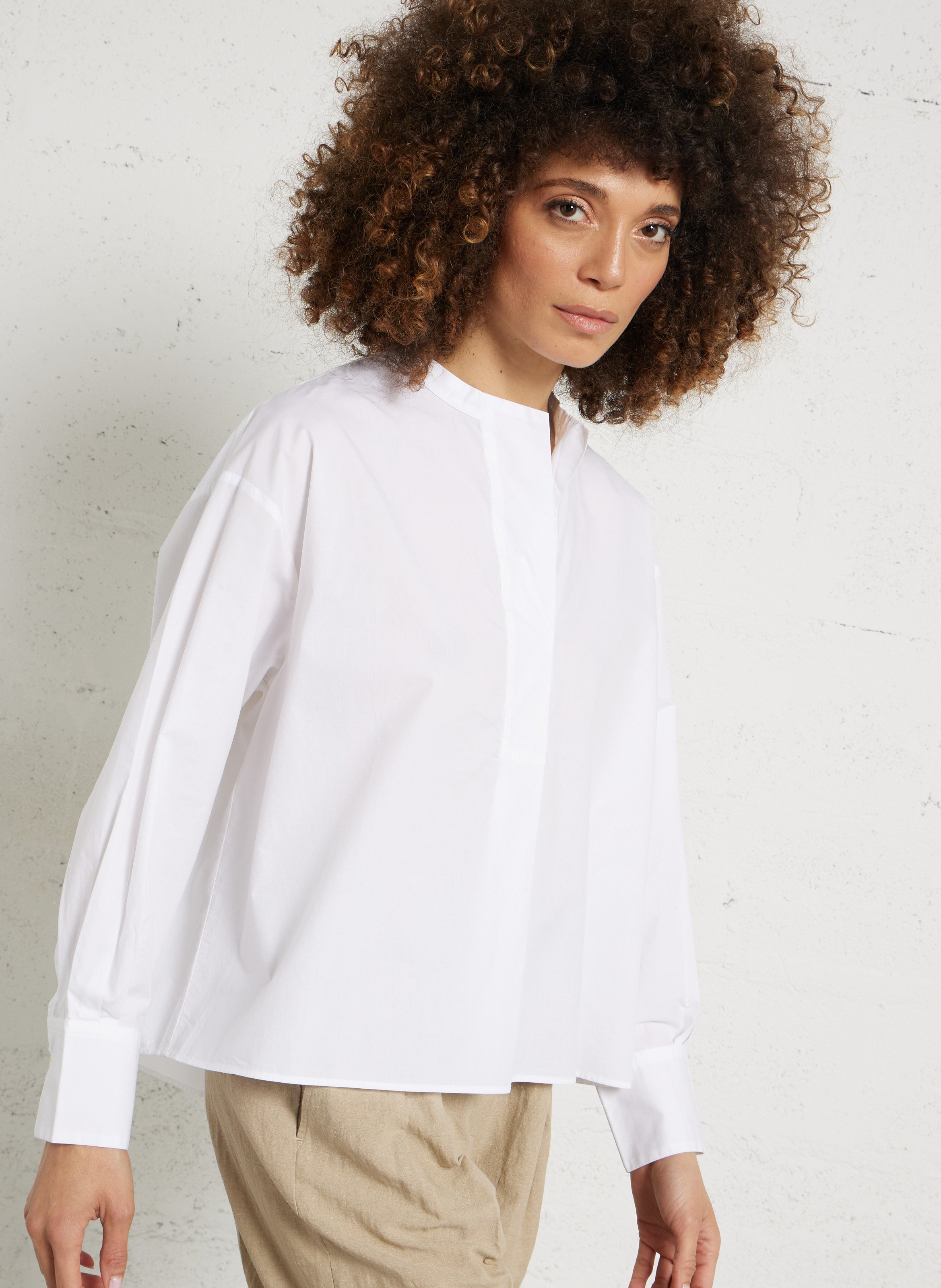 Oversized V-neck cotton blouse POMANDERE White