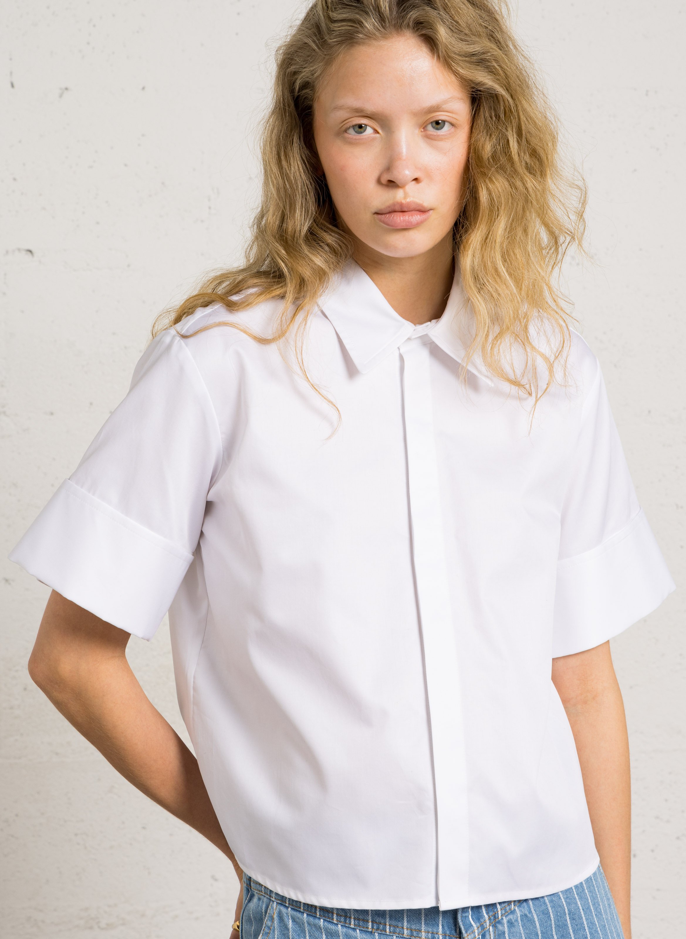 Rechte blouse met korte mouwen in effen kleur. MARGAUX LONNBERG Wit