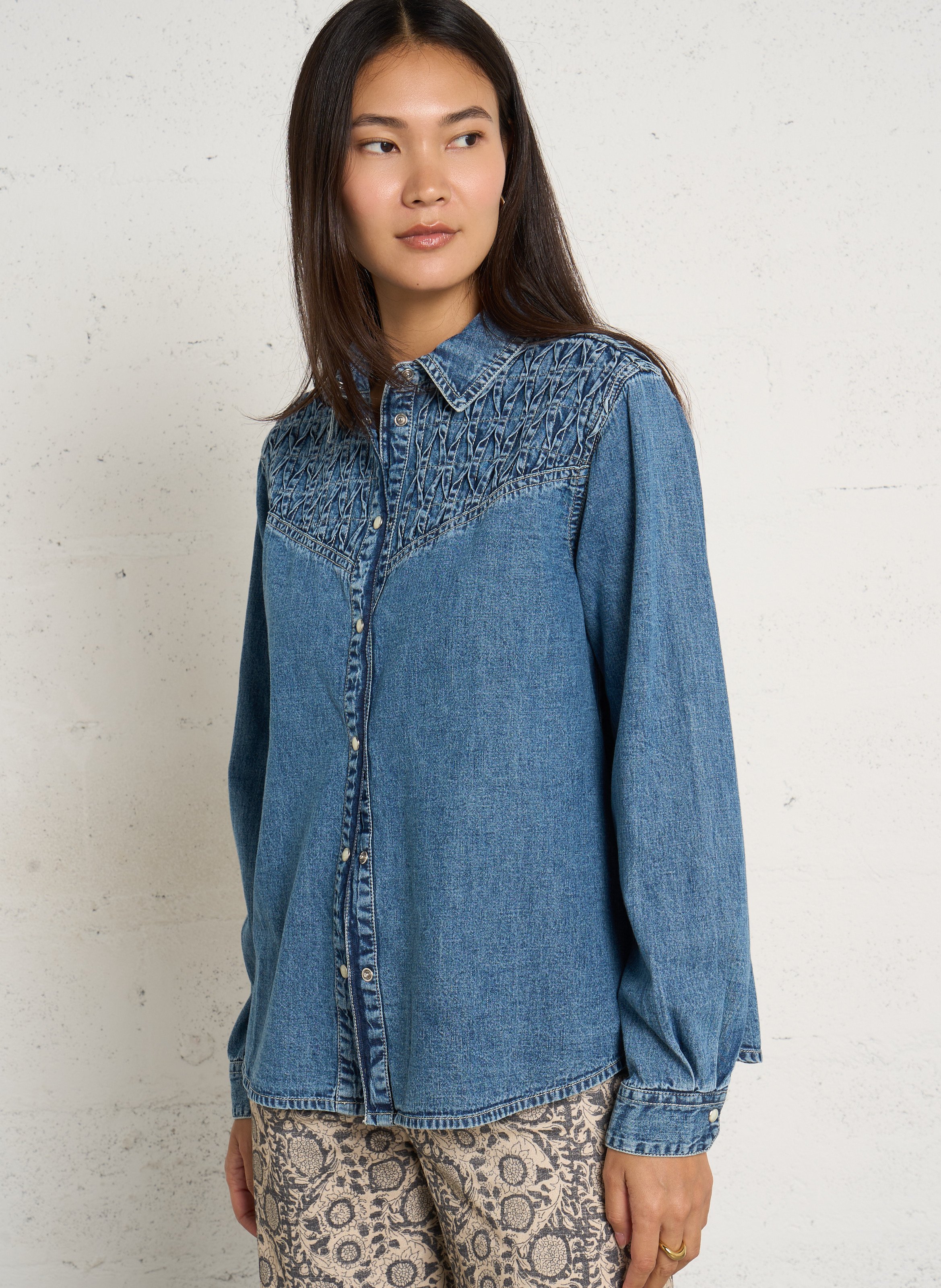 Bluse mit Rüschen aus Baumwoll-Denim MAISON HOTEL Blau