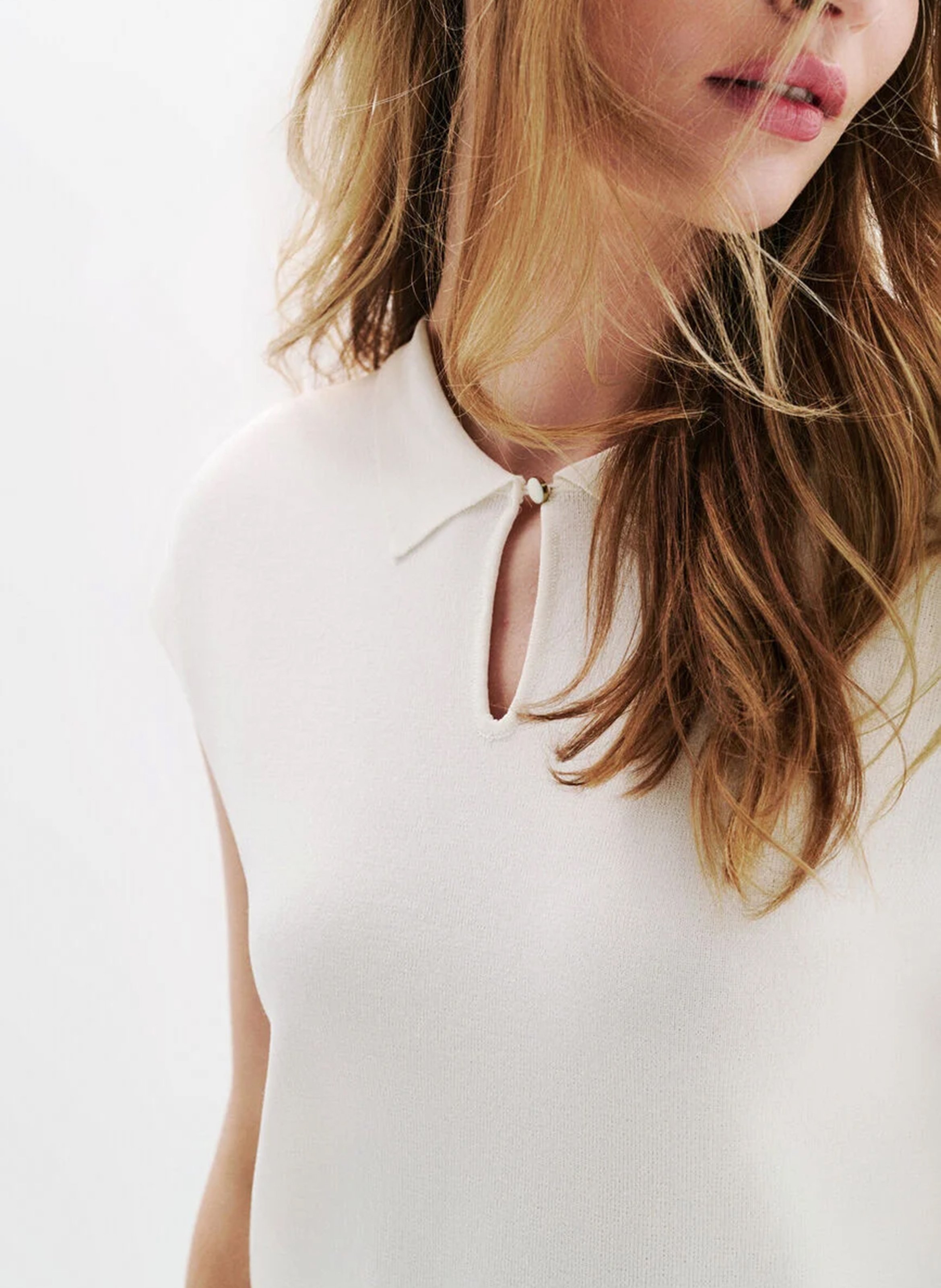 Sleeveless shirt collar solid sweater CAROLL Beige