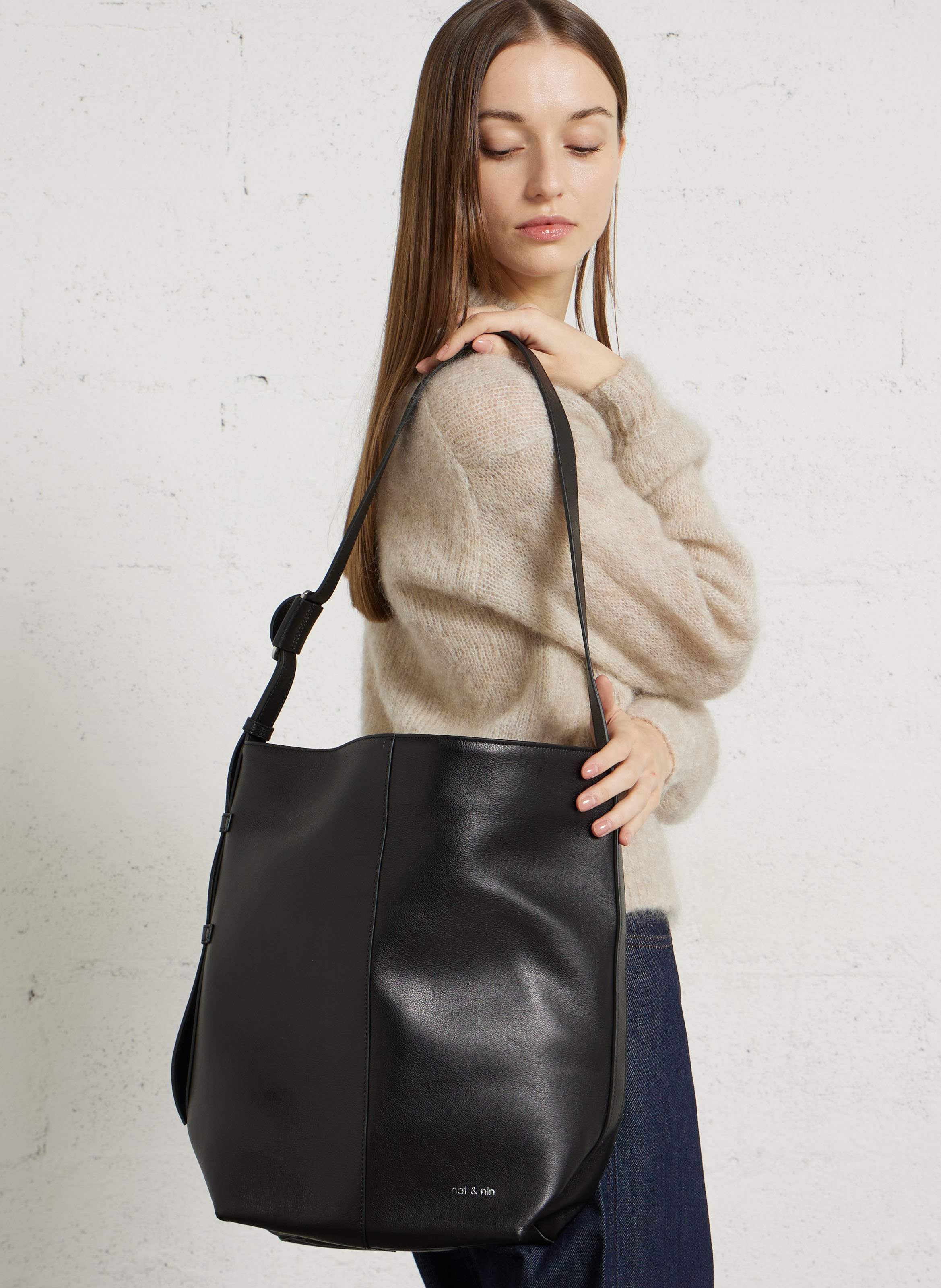 Beuteltasche aus Leder NAT & NIN Schwarz