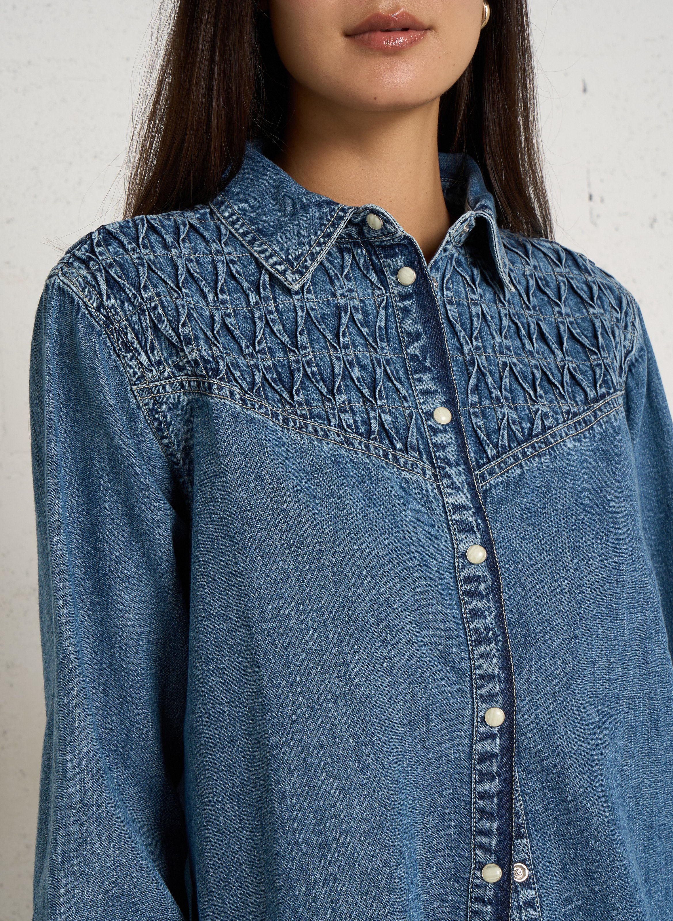 Bluse mit Rüschen aus Baumwoll-Denim MAISON HOTEL Blau