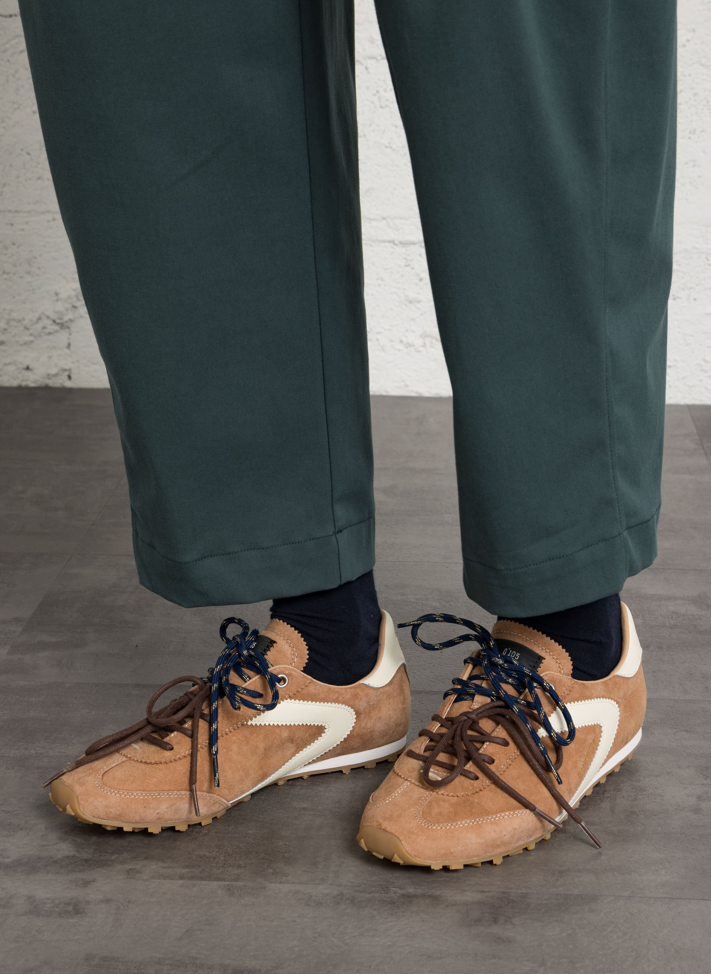 Two-tone low-top lace-up sneakers 0'105 Brown