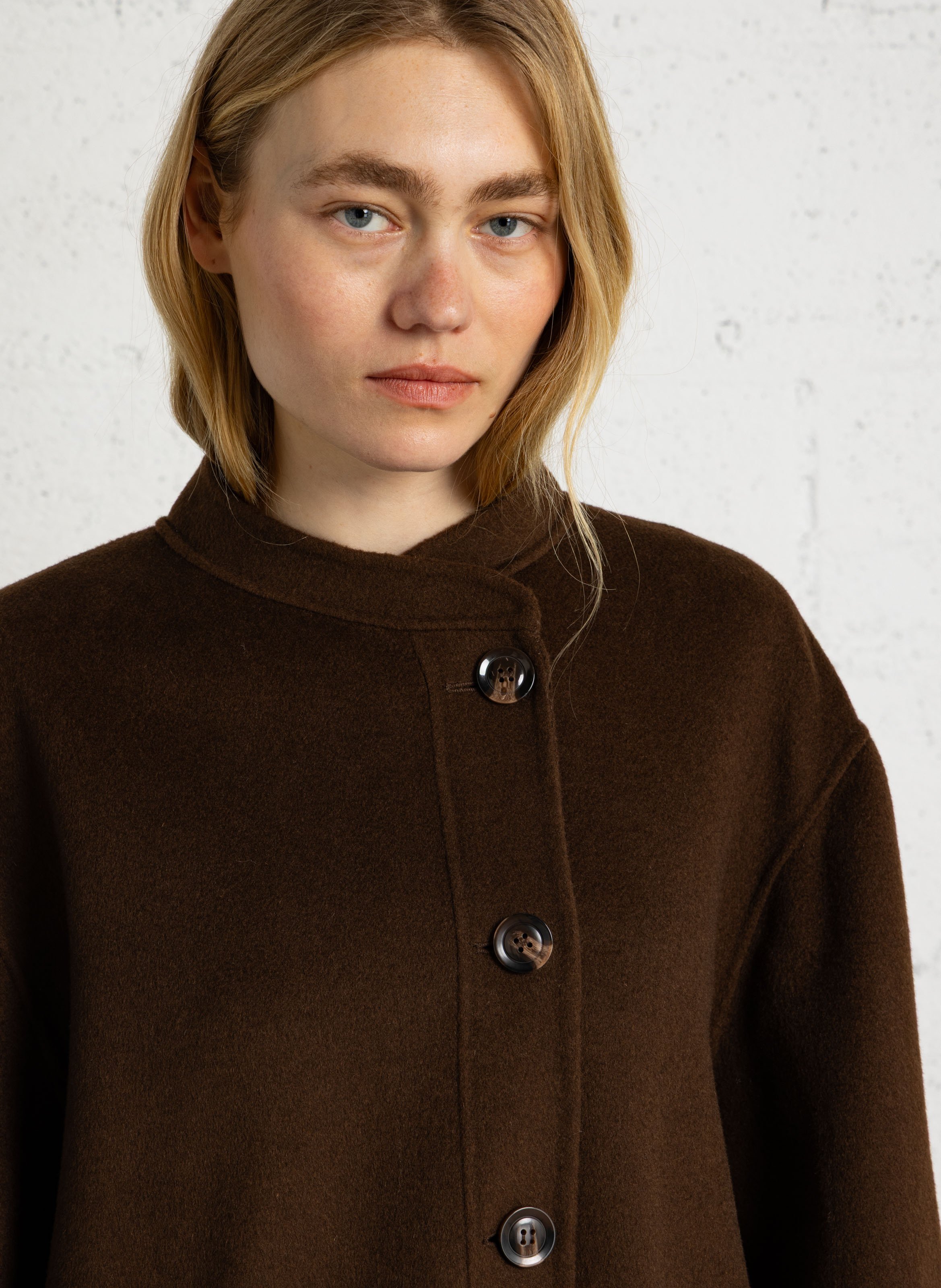 Manteau col rond en laine mélangée SOEUR Marron