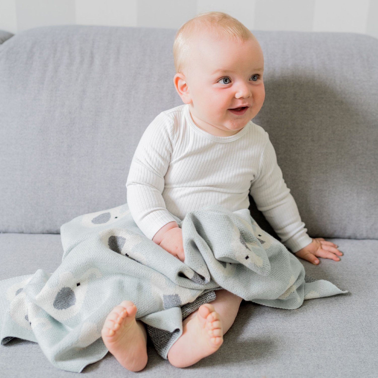 Ultra-soft knitted baby blanket - 100% cotton White