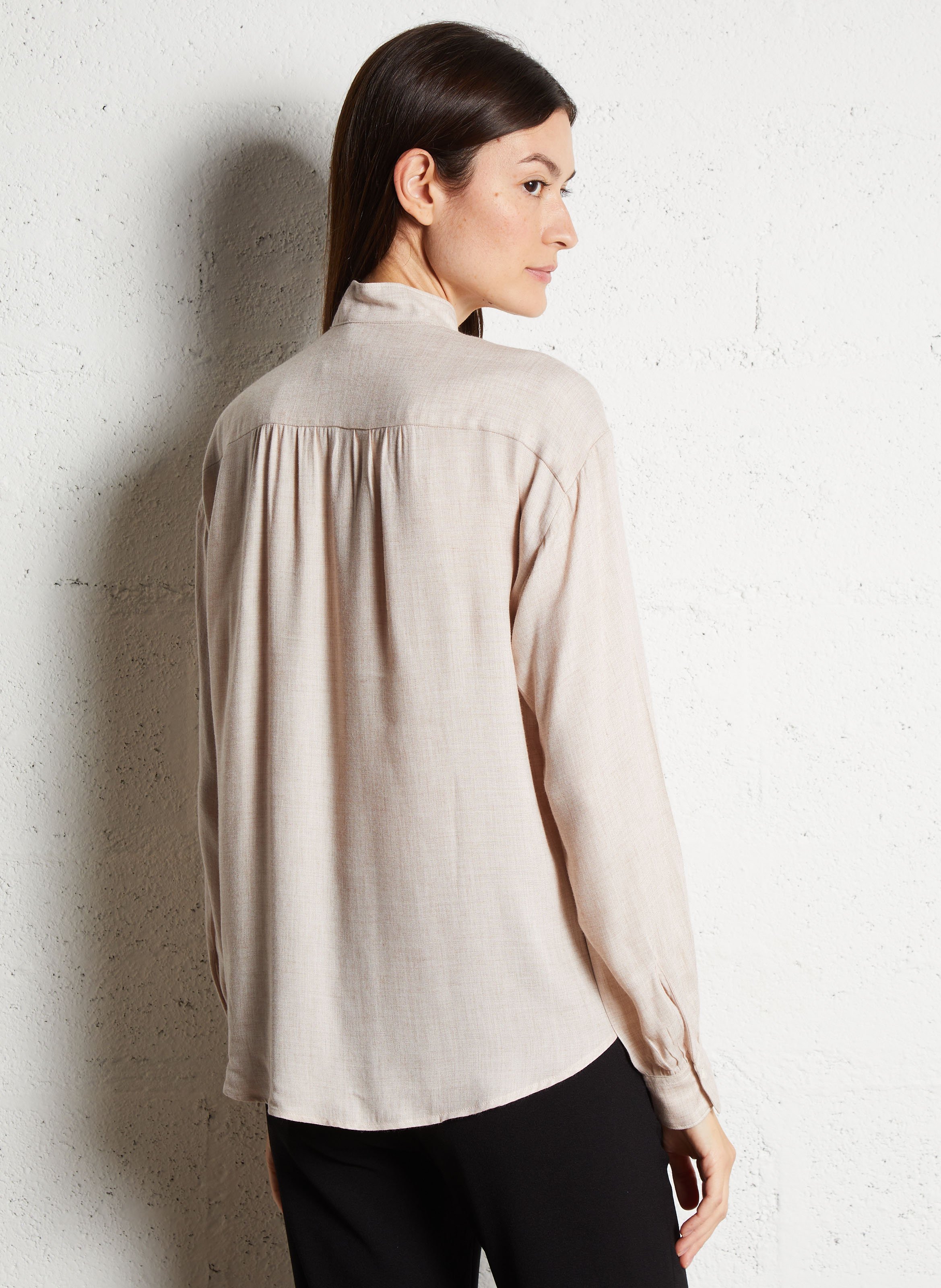 Chemise col montant Beige