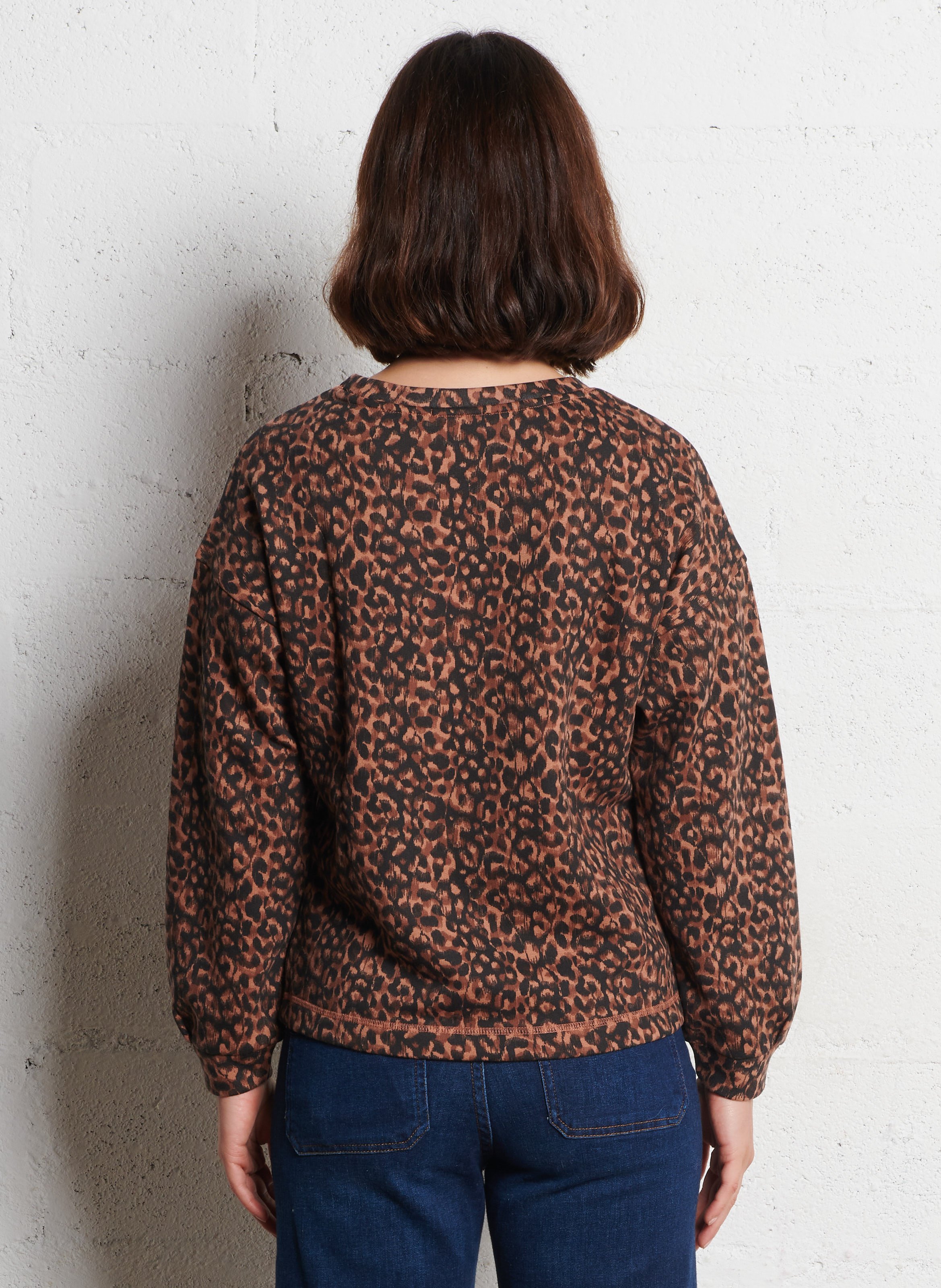 Straight sweatshirt with leopard print ONE STEP Black