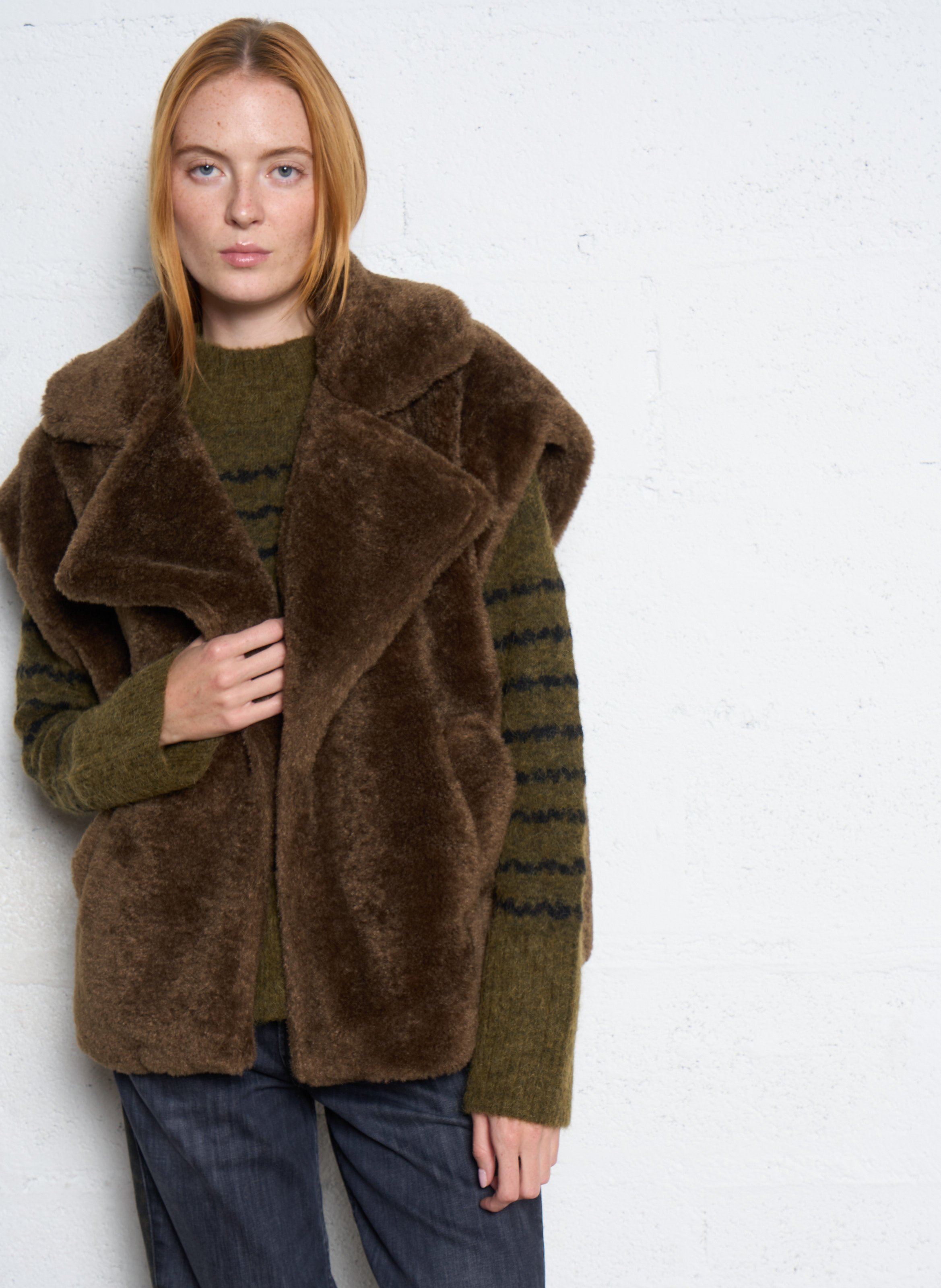 Veste en fourrure synthétique LE TEMPS DES CERISES Marron