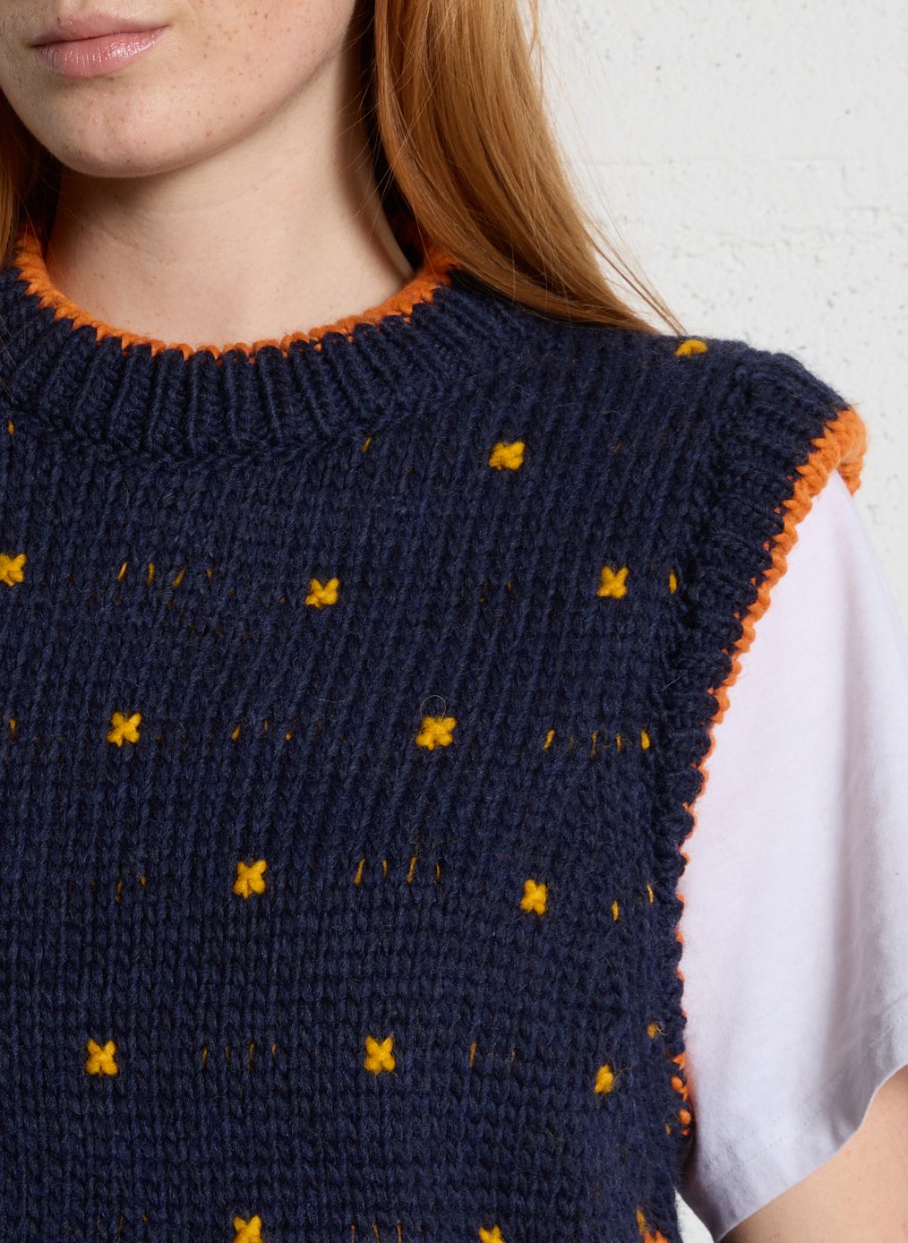 Round-neck sleeveless sweater Blue