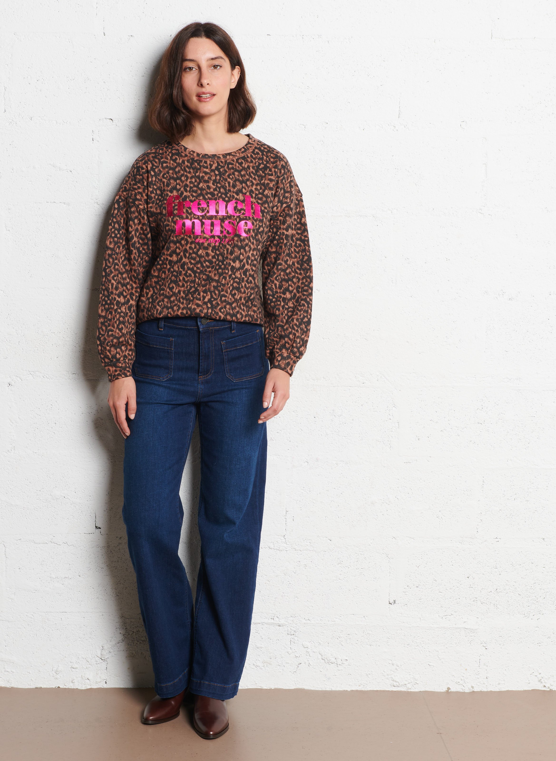 Straight sweatshirt with leopard print ONE STEP Black