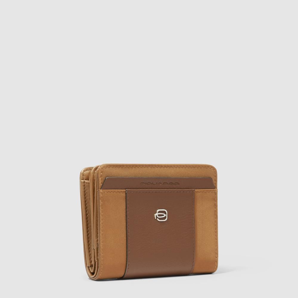Mini women's wallet with coin pocket, credit card slots, and RFID protection PIQUADRO Brown