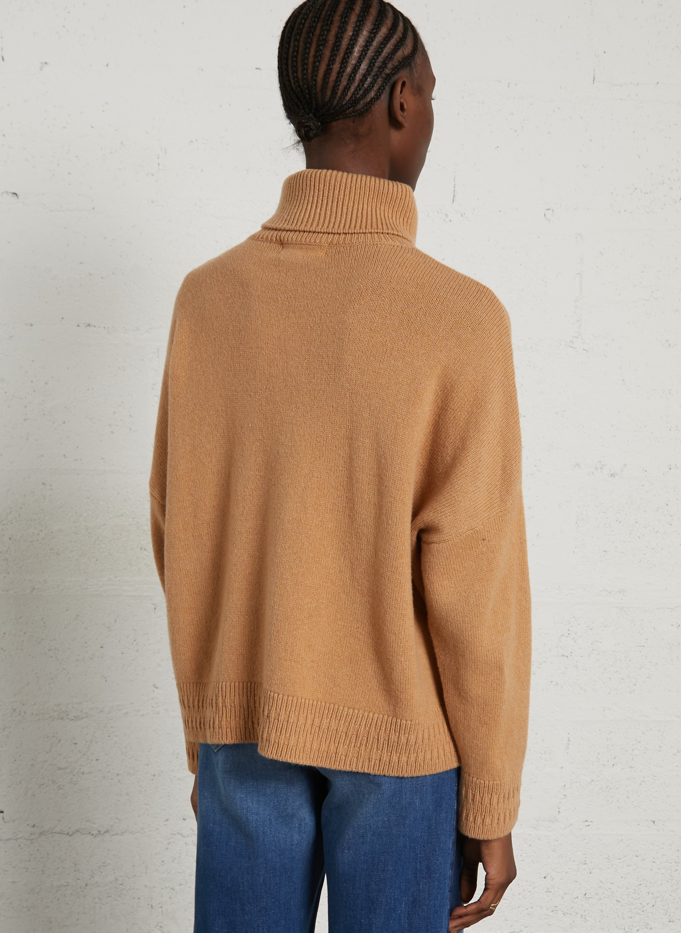 Oversized turtleneck sweater in blended wool. MAISON ANJE Brown