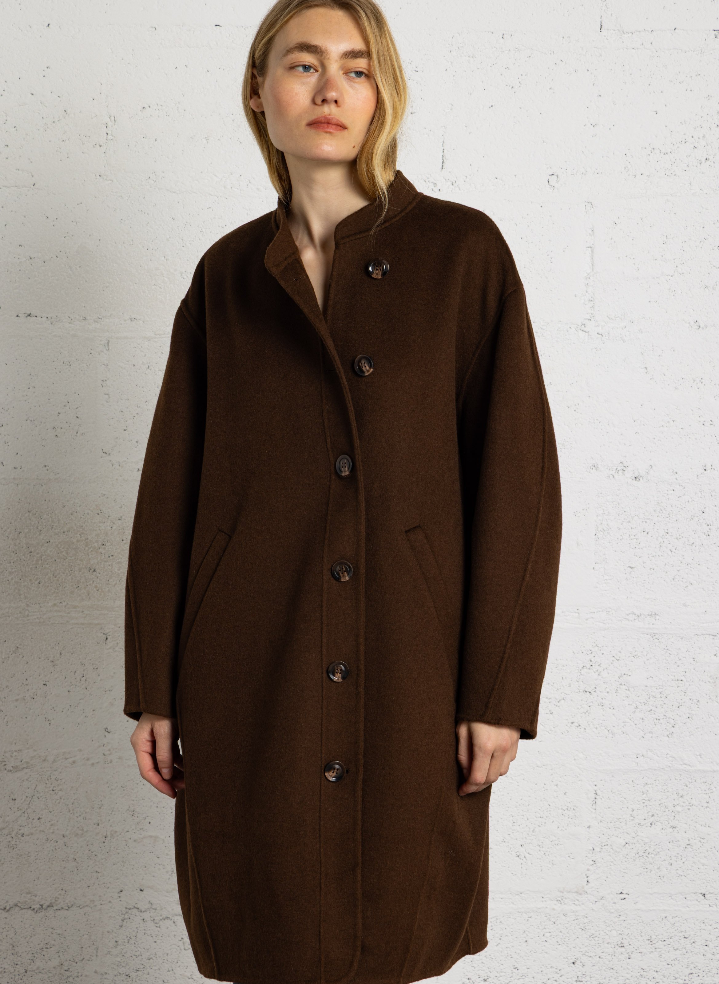 Manteau col rond en laine mélangée SOEUR Marron