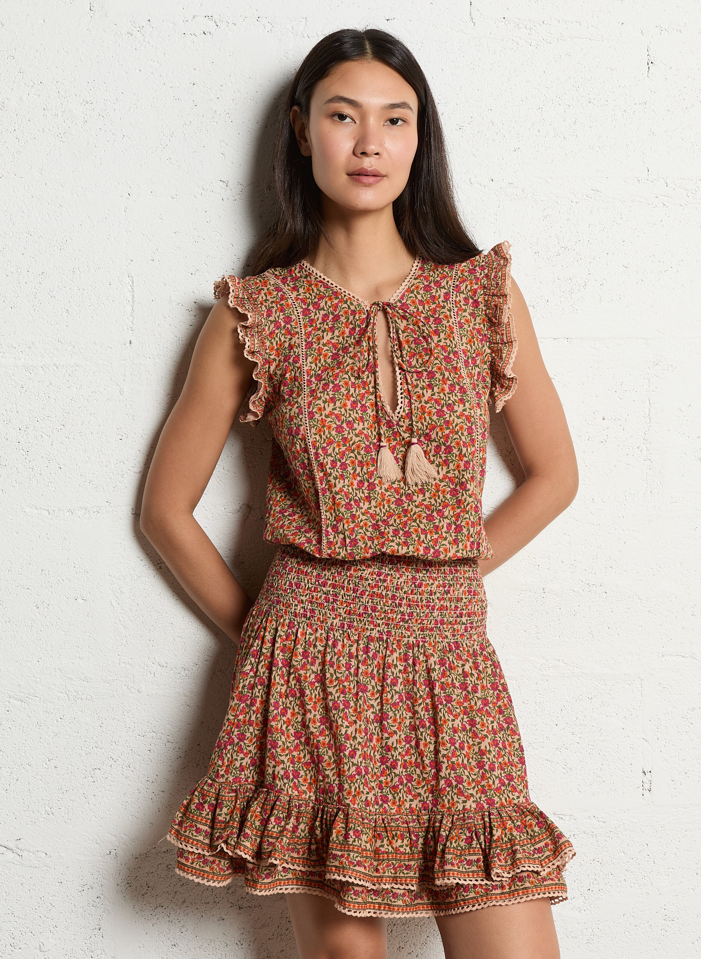 Robe courte col v à imprimé fleuri M.A.B.E Multicolore