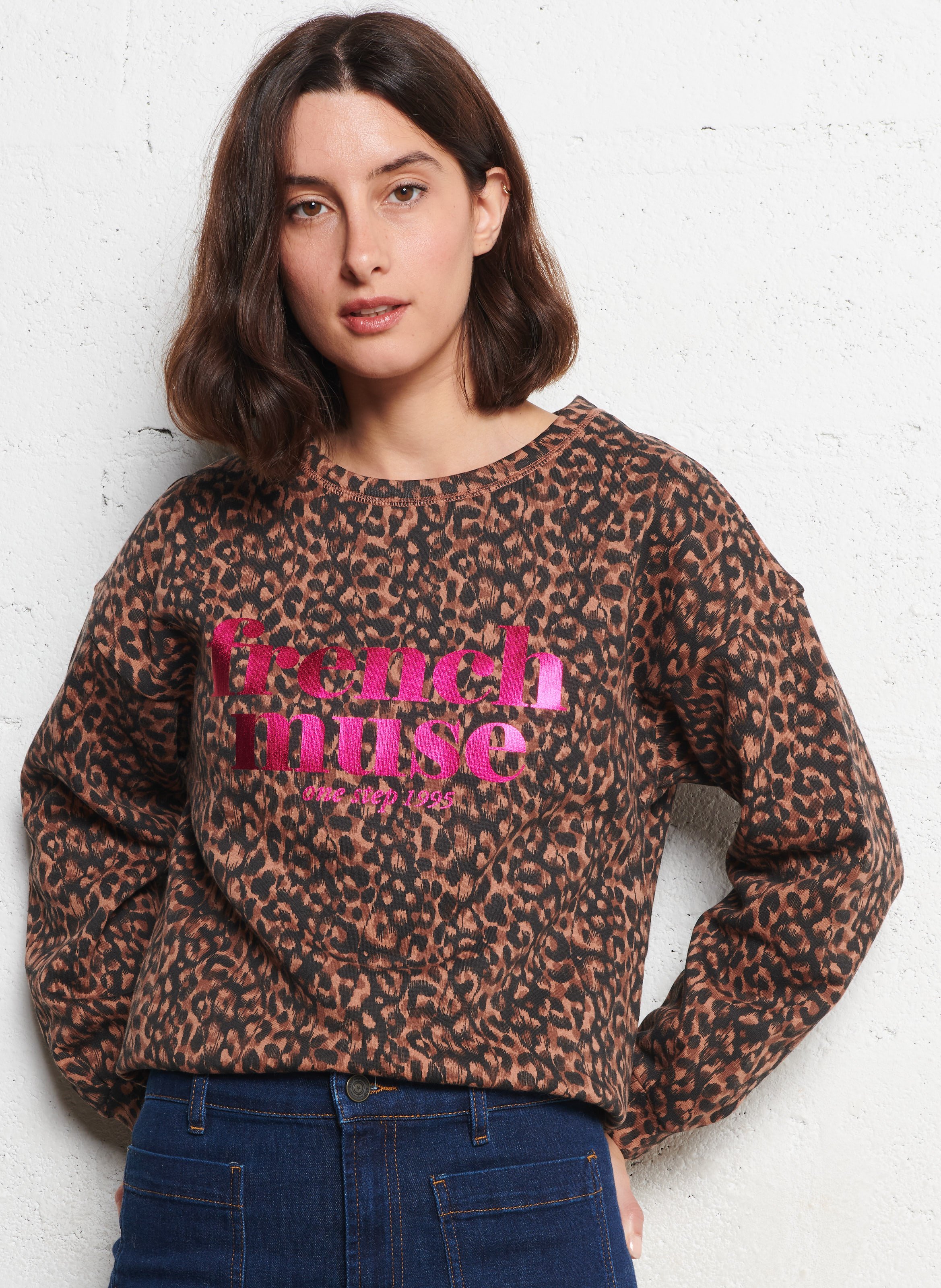 Straight sweatshirt with leopard print ONE STEP Black