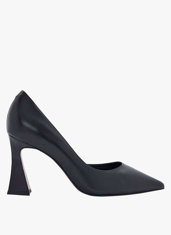 Black Leather pumps