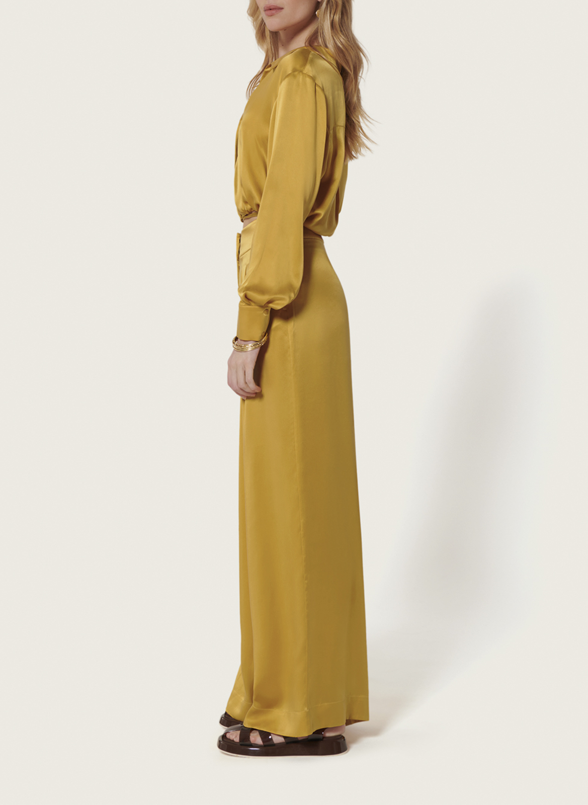 Korte satijnen blouse met verstelbare pasvorm KARMA KOMA Geel