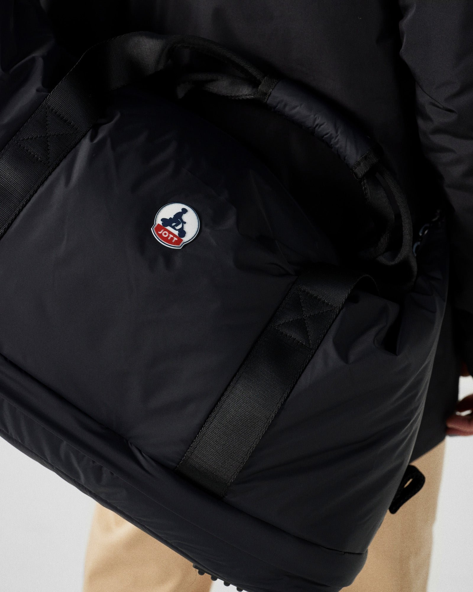 Waterproof expandable tarmac weekend bag JOTT Black