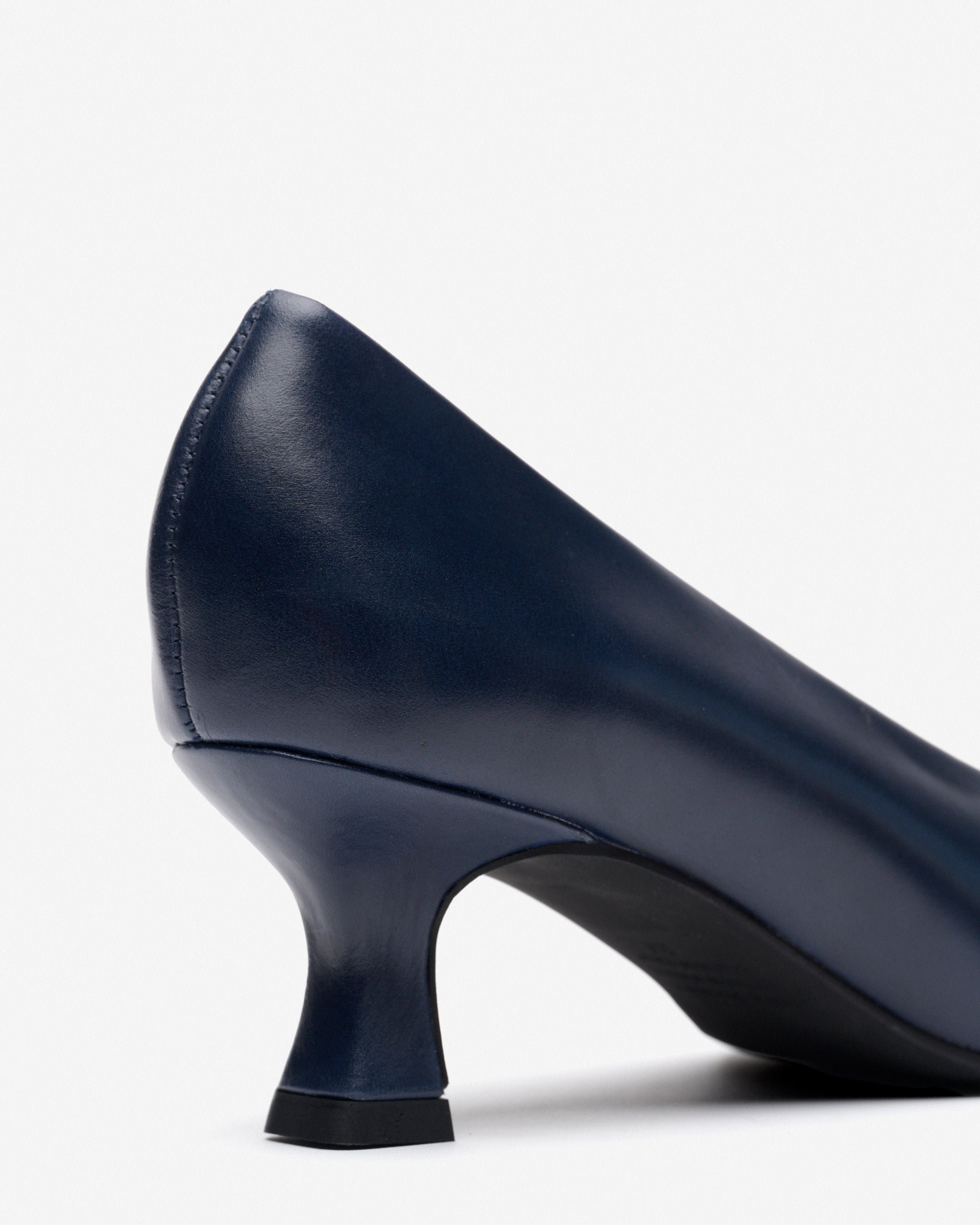 Escarpins en cuir bleu marine PEDRO MIRALLES Bleu