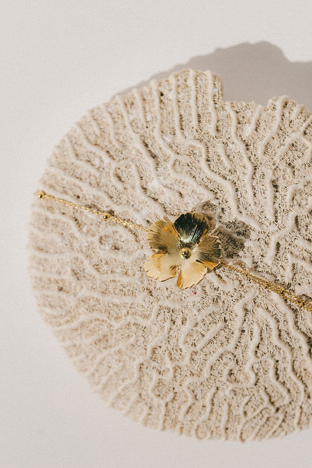 Silver plated flower bracelet Golden
