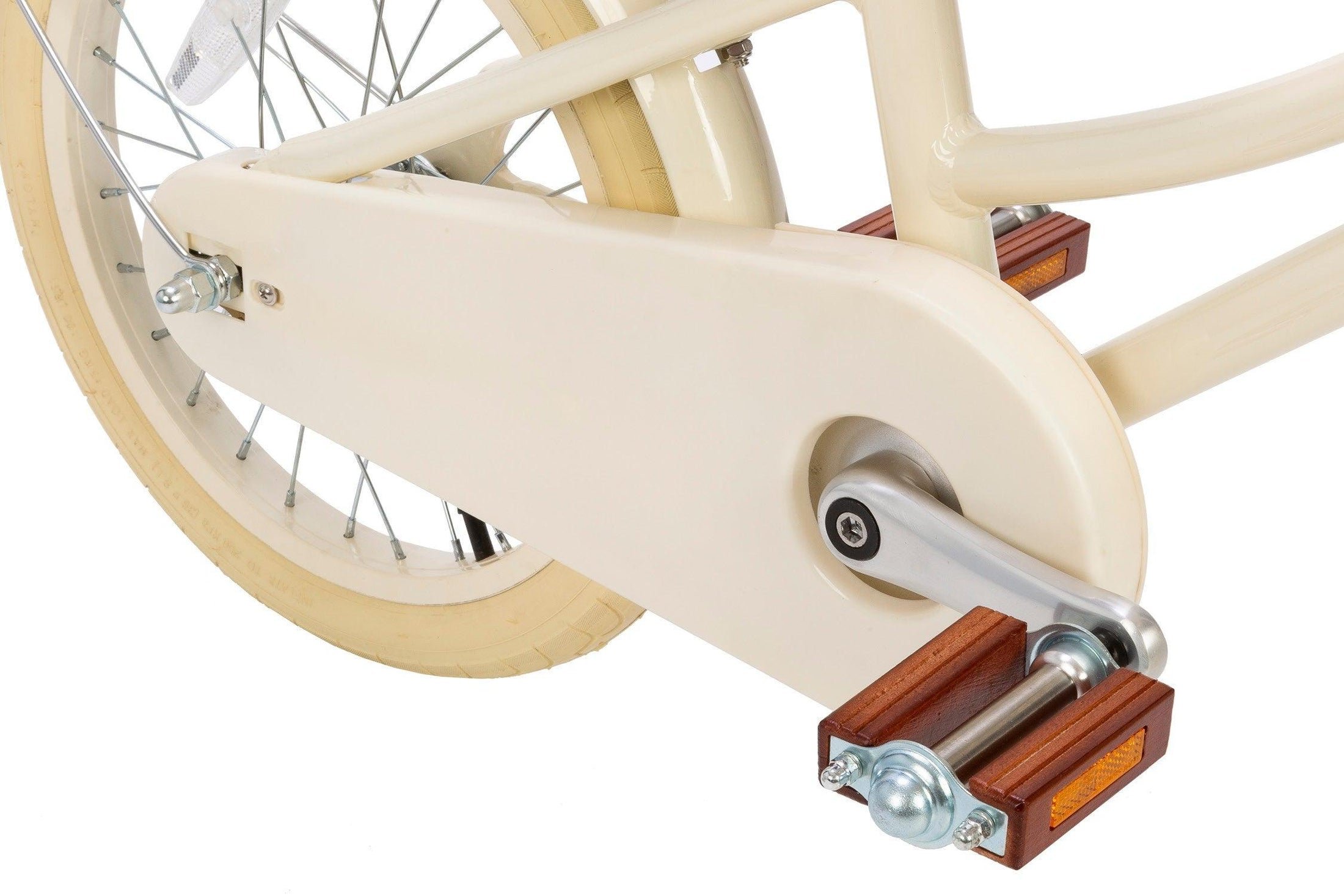 Classic cream steel bicycle pedals for 4-7 year olds exercise. Banwood Beige