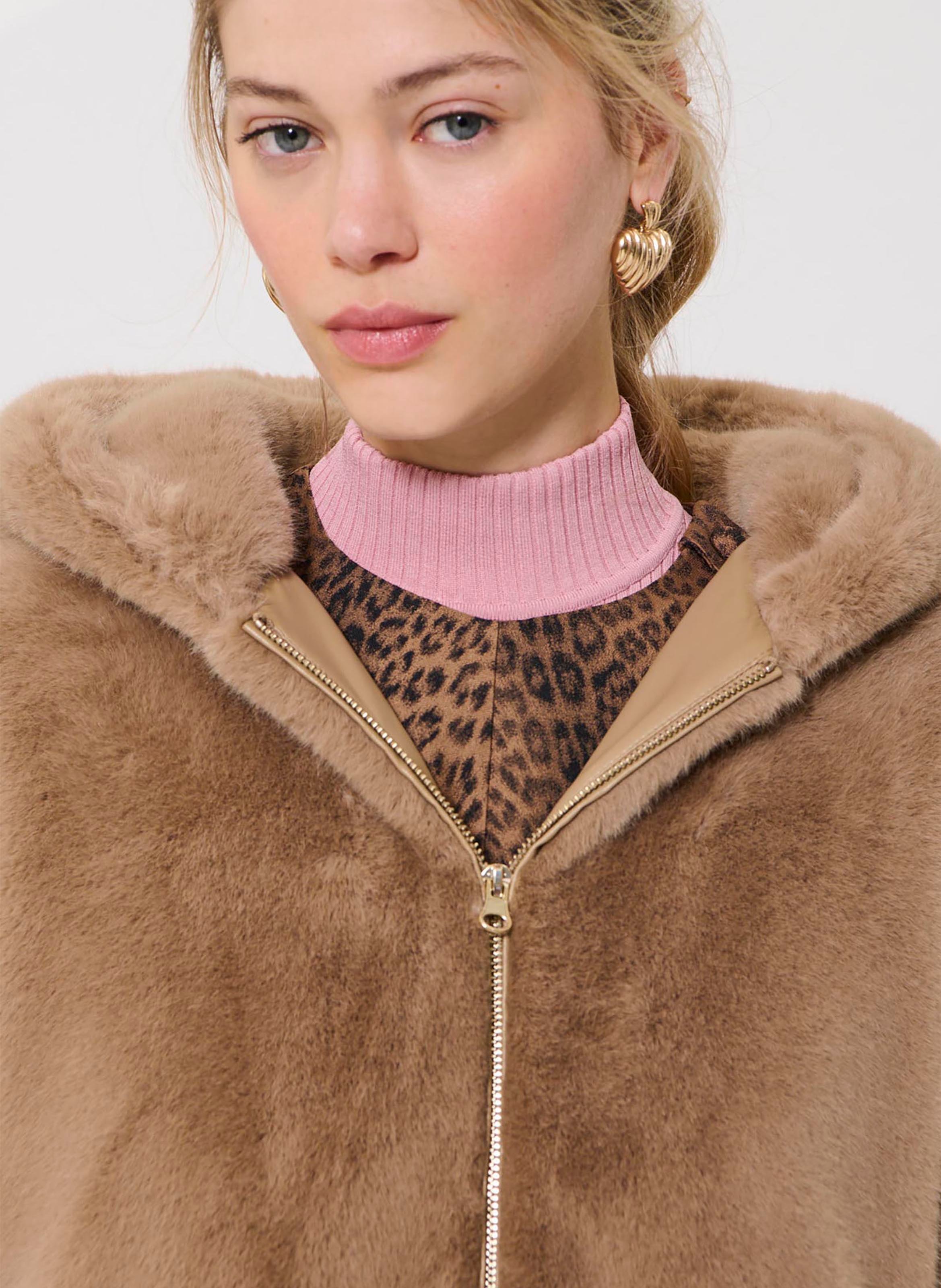 Manteau droit col rond en fourrure synthétique TARA JARMON Beige