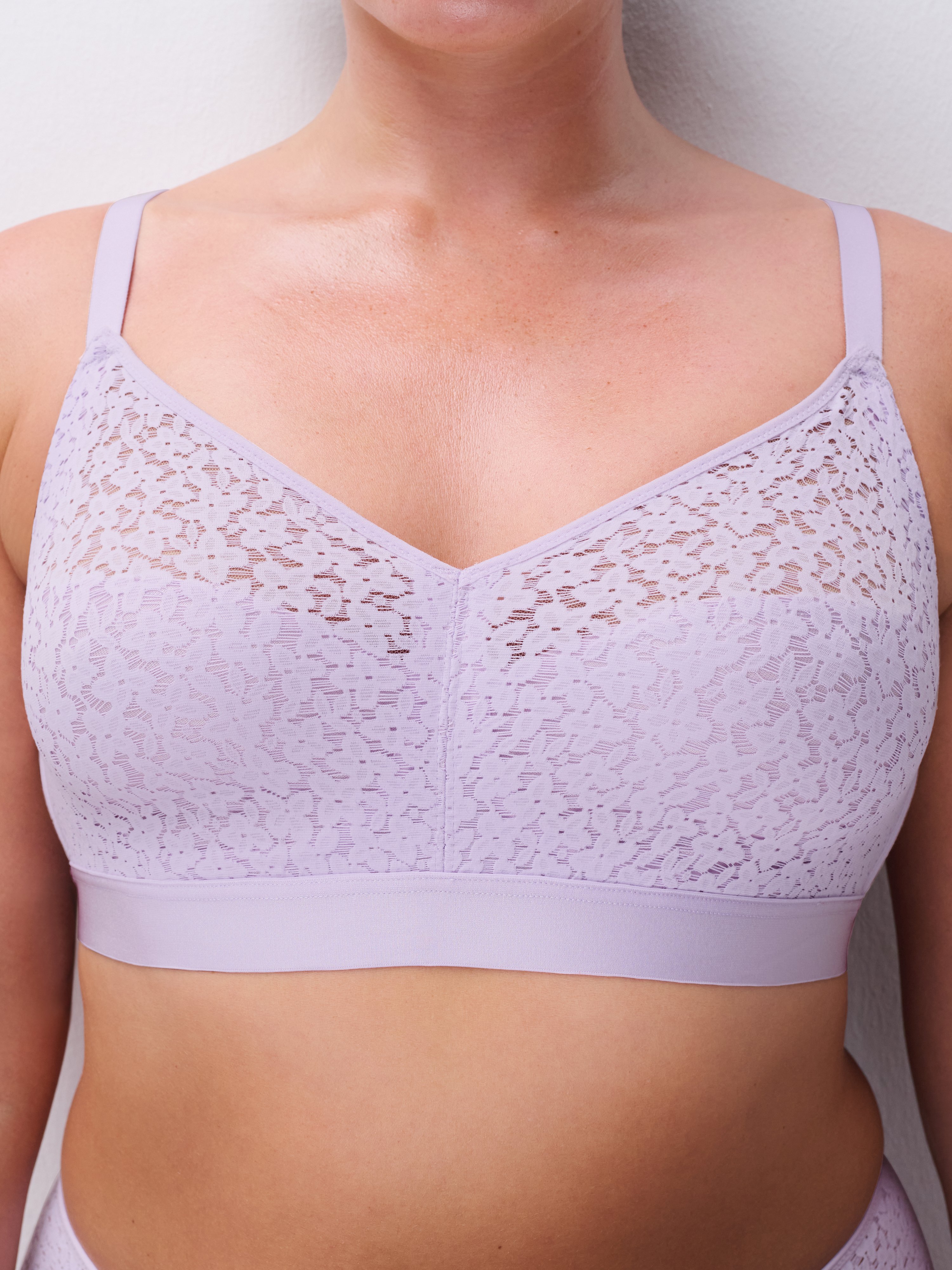 Non-wired support bra with cups Purple