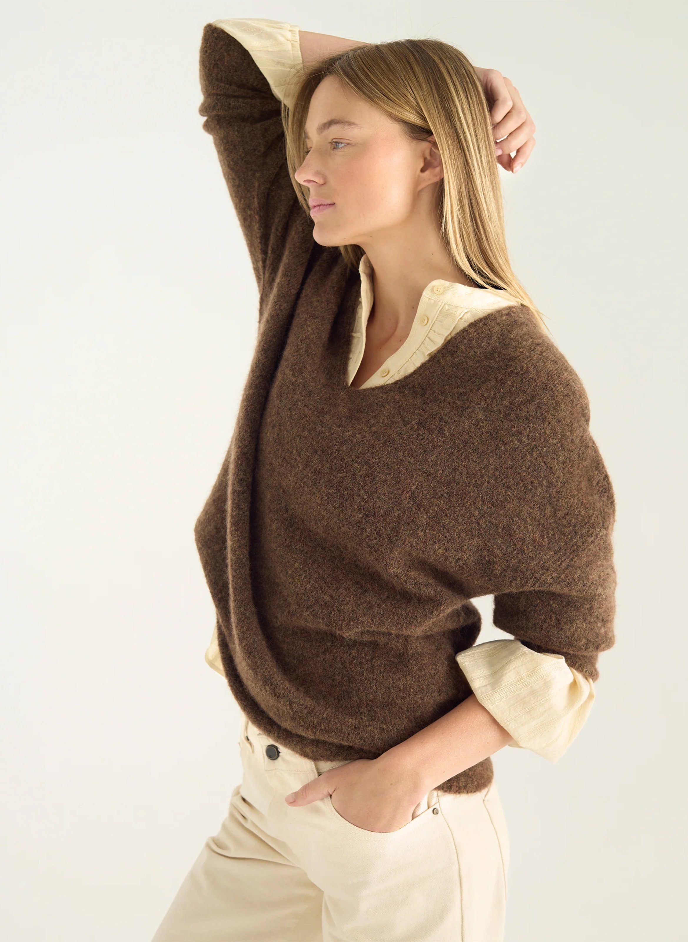 Oversize V-Ausschnitt Pullover aus weichem Strick ACOTE Braun