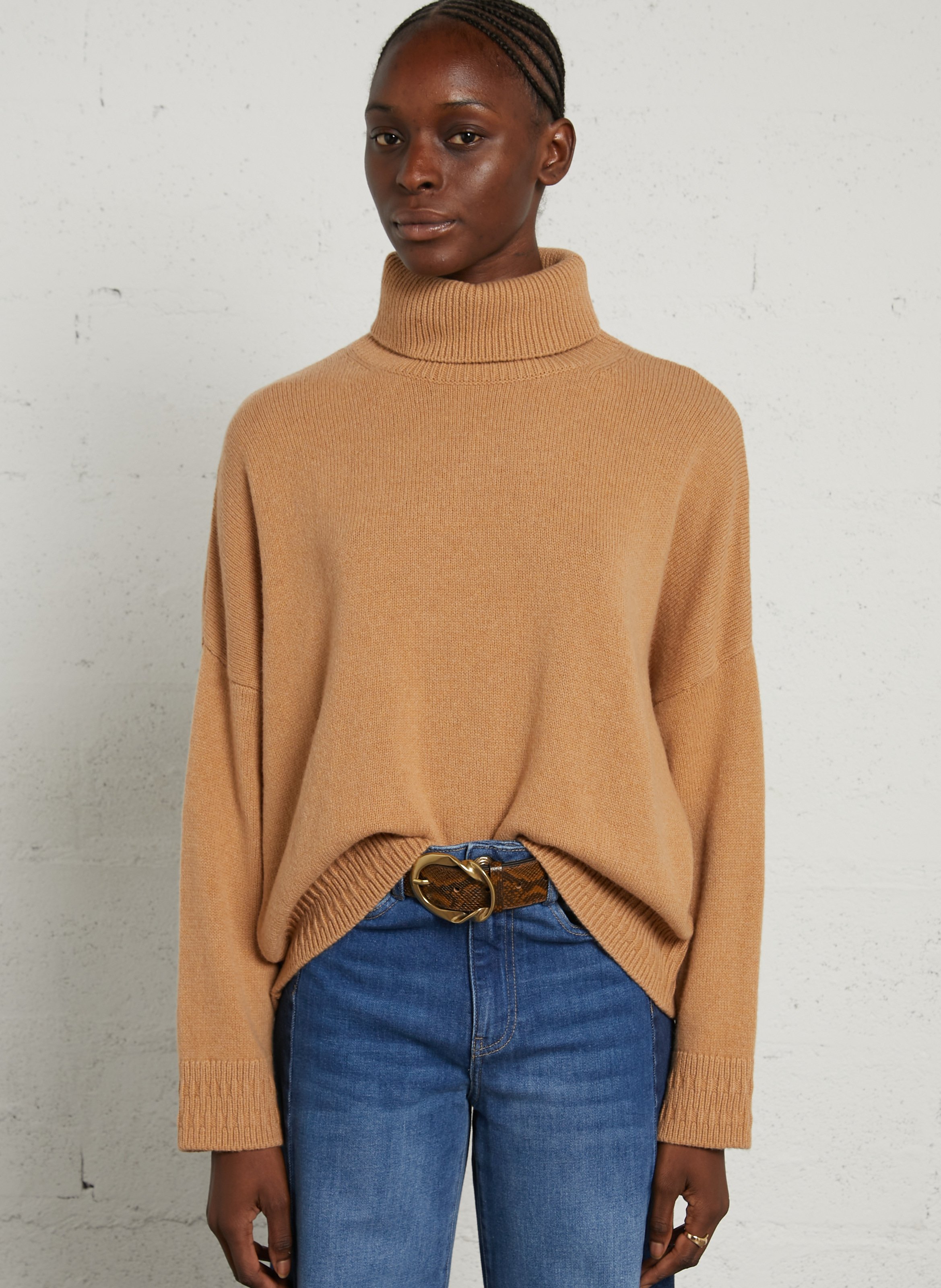 Oversized turtleneck sweater in blended wool. MAISON ANJE