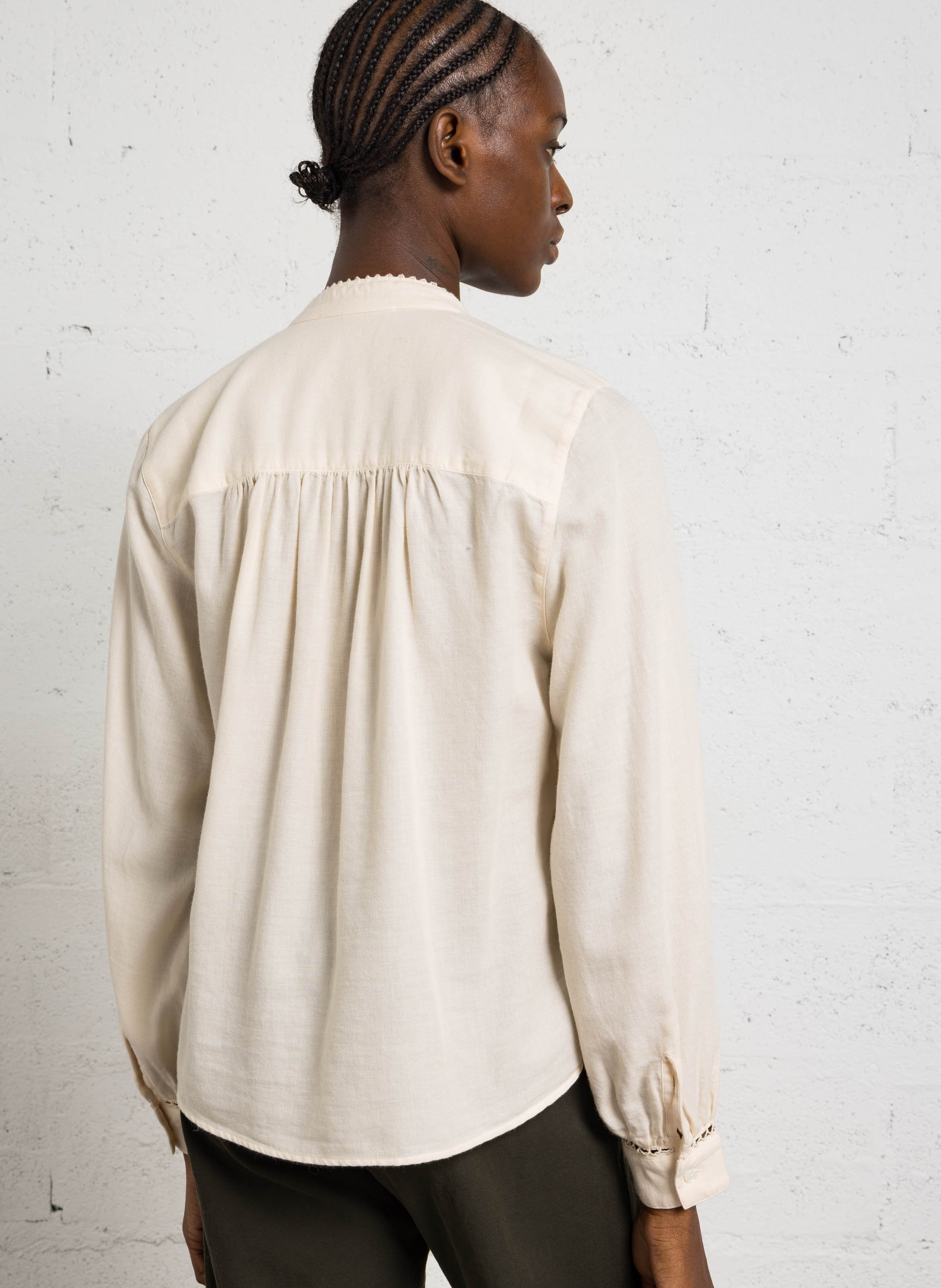 Gerader Rundhalsausschnitt-Blusenpullover aus Baumwolle und Wolle. POMANDERE Weiss