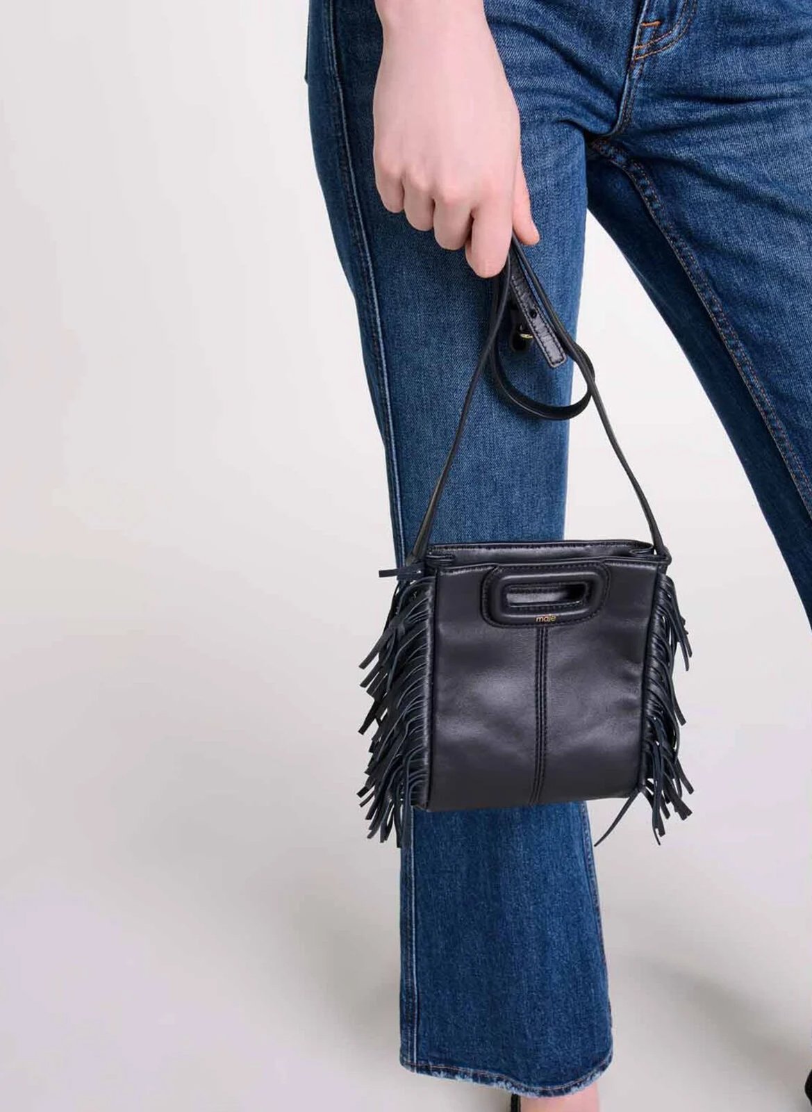 Petit sac bandoulière à franges en cuir MAJE Noir
