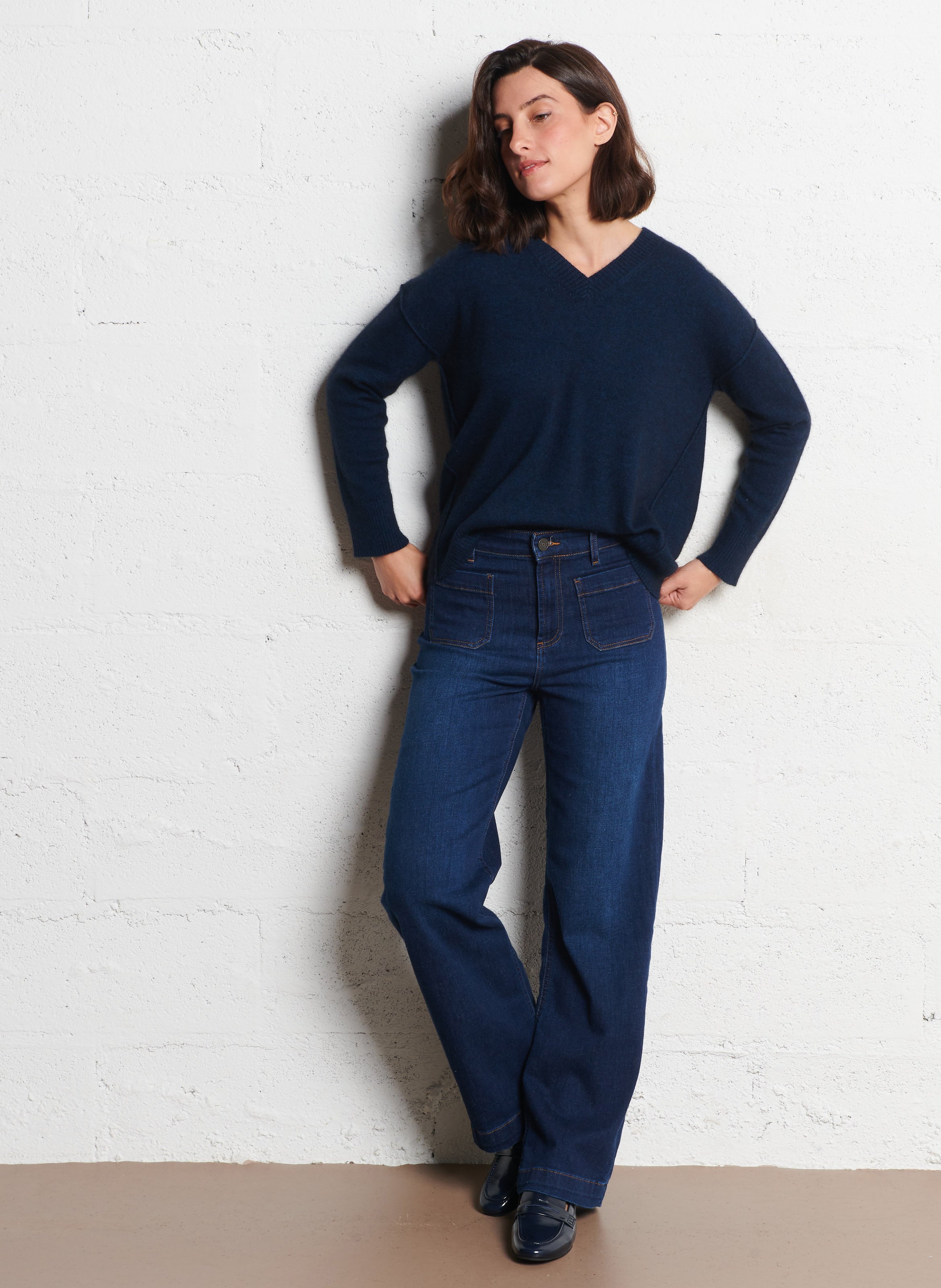 Deep-V two-tone sweater BELLA JONES Blue