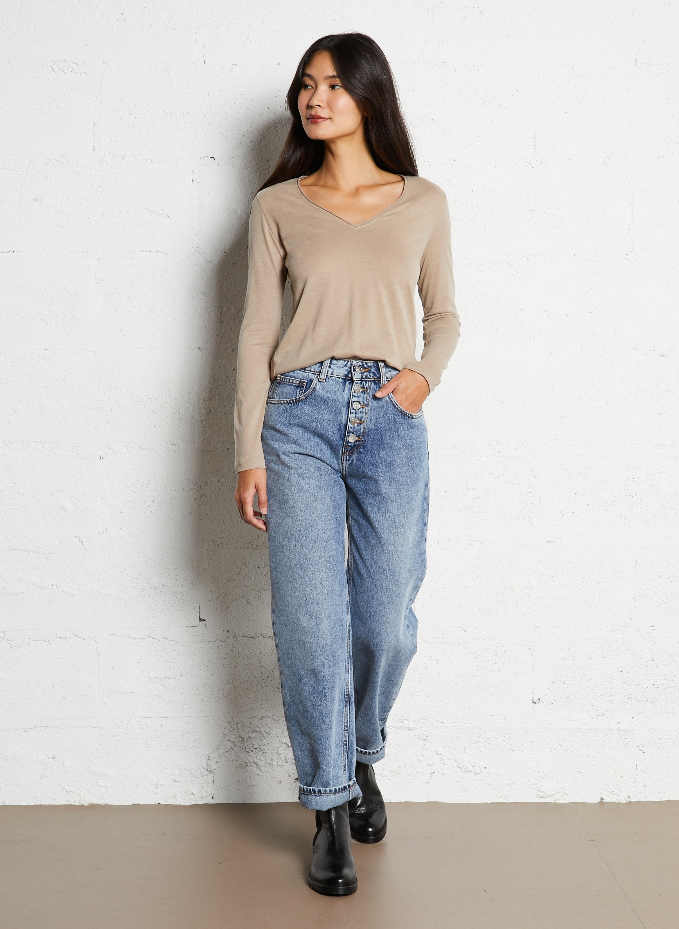 Tee-shirt col V en coton mélangé MAJESTIC FILATURES Beige