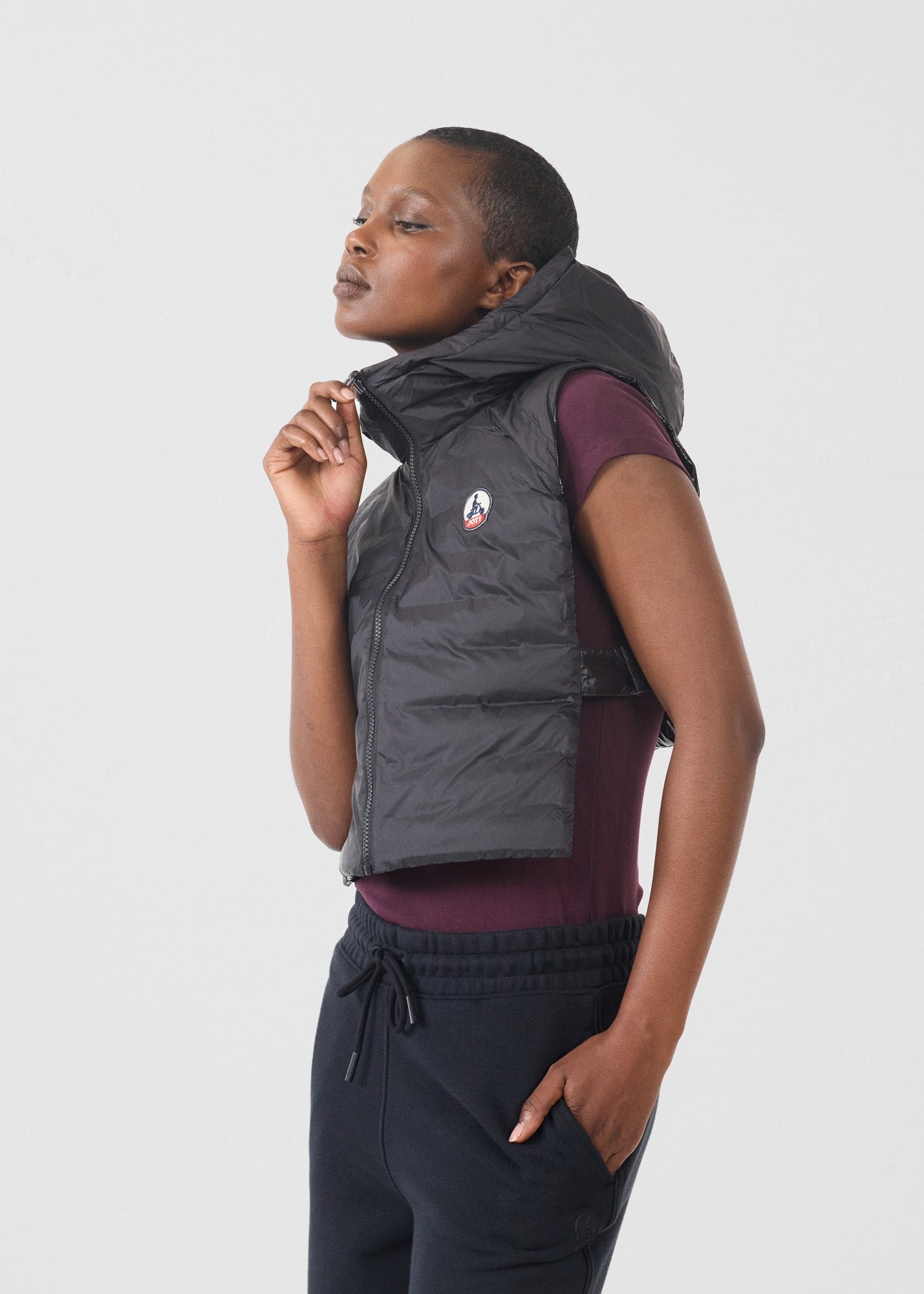 Laquered hood winged lacquered JOTT Black